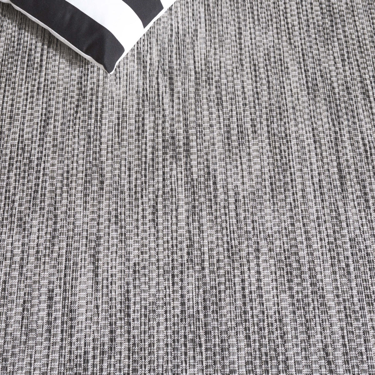 IVORY / DARK GREY