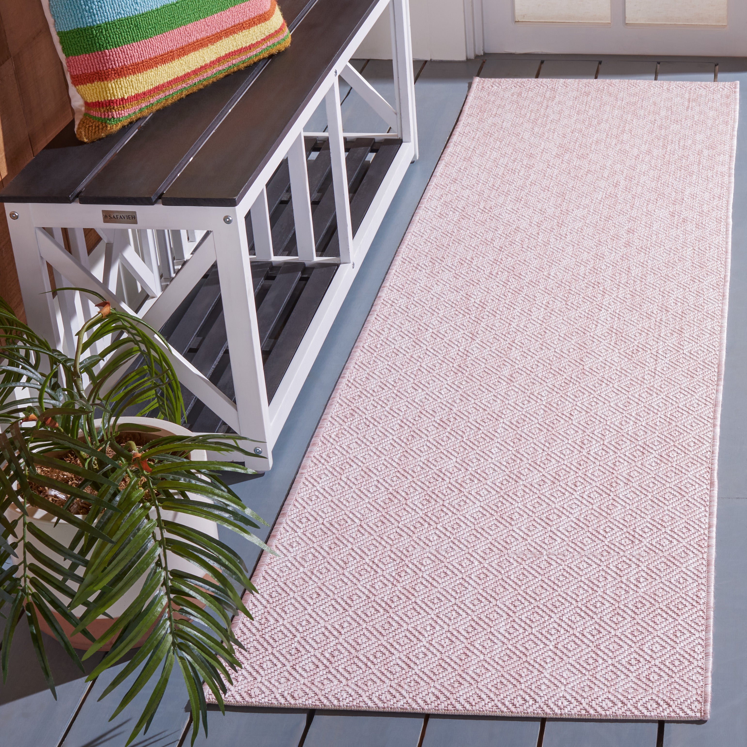 SOFT PINK