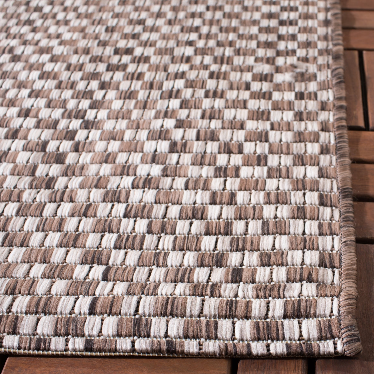 LIGHT BROWN / LIGHT GREY