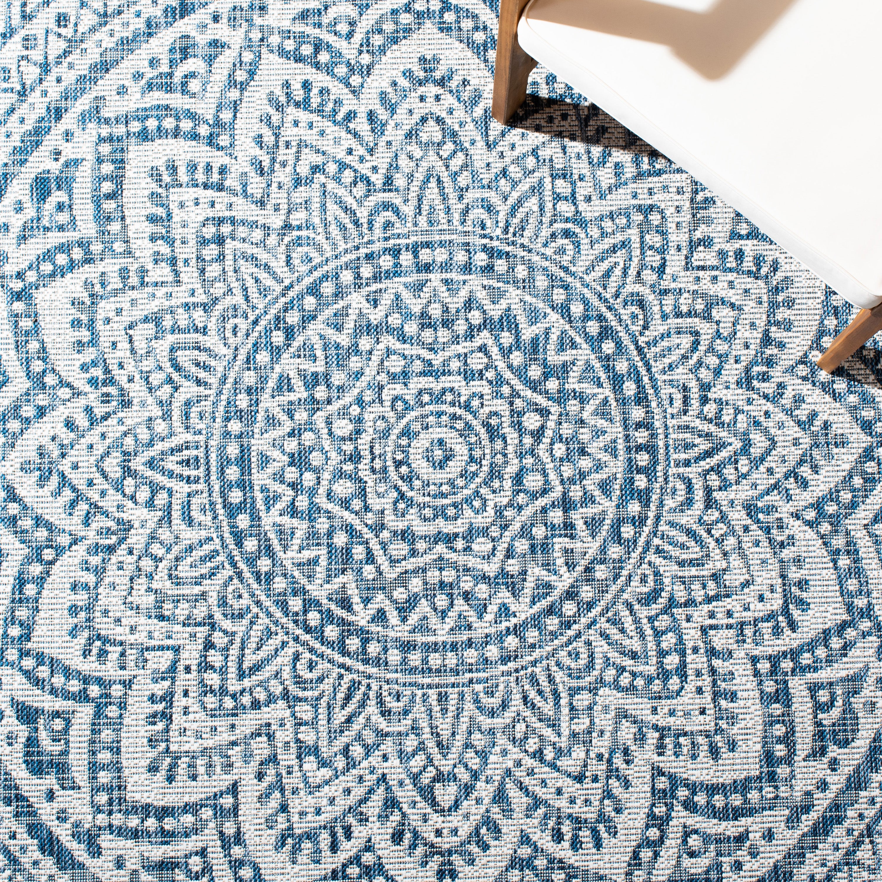 IVORY / NAVY