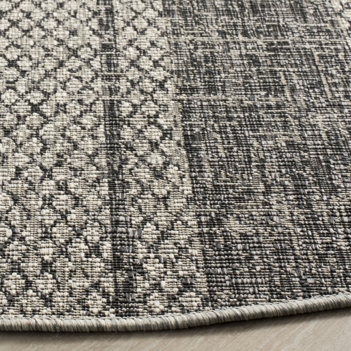 LIGHT GREY / BLACK