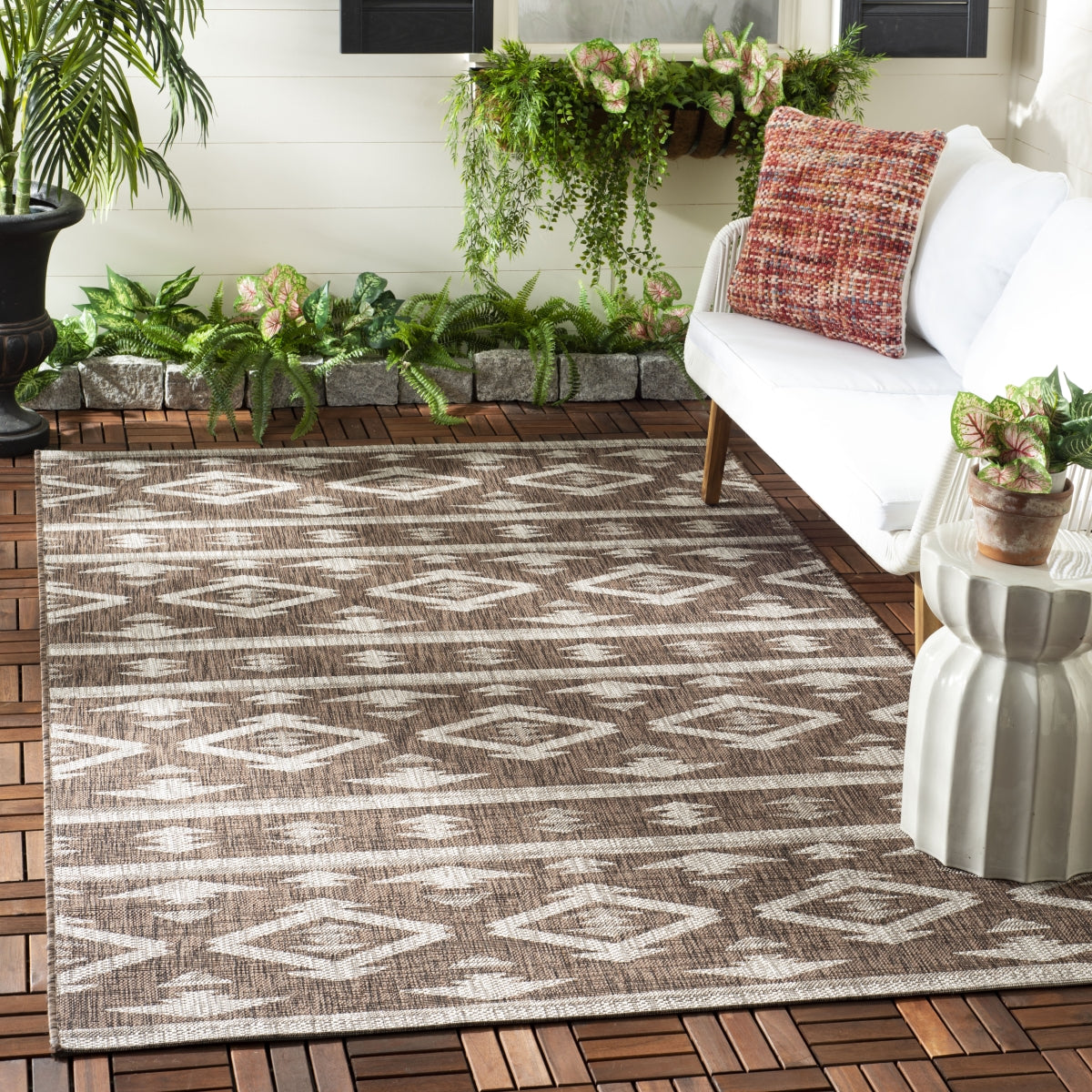 BROWN / IVORY