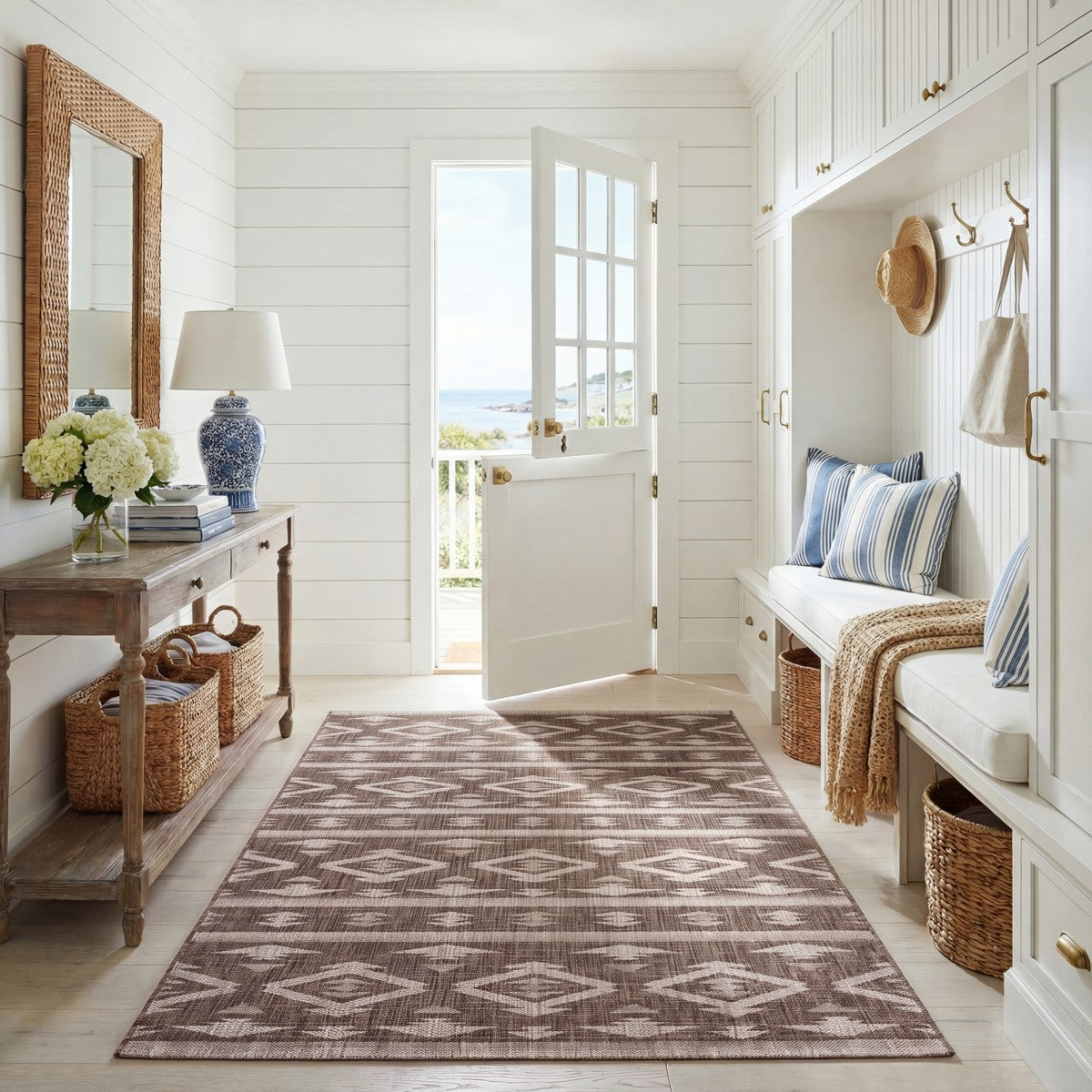 BROWN / IVORY
