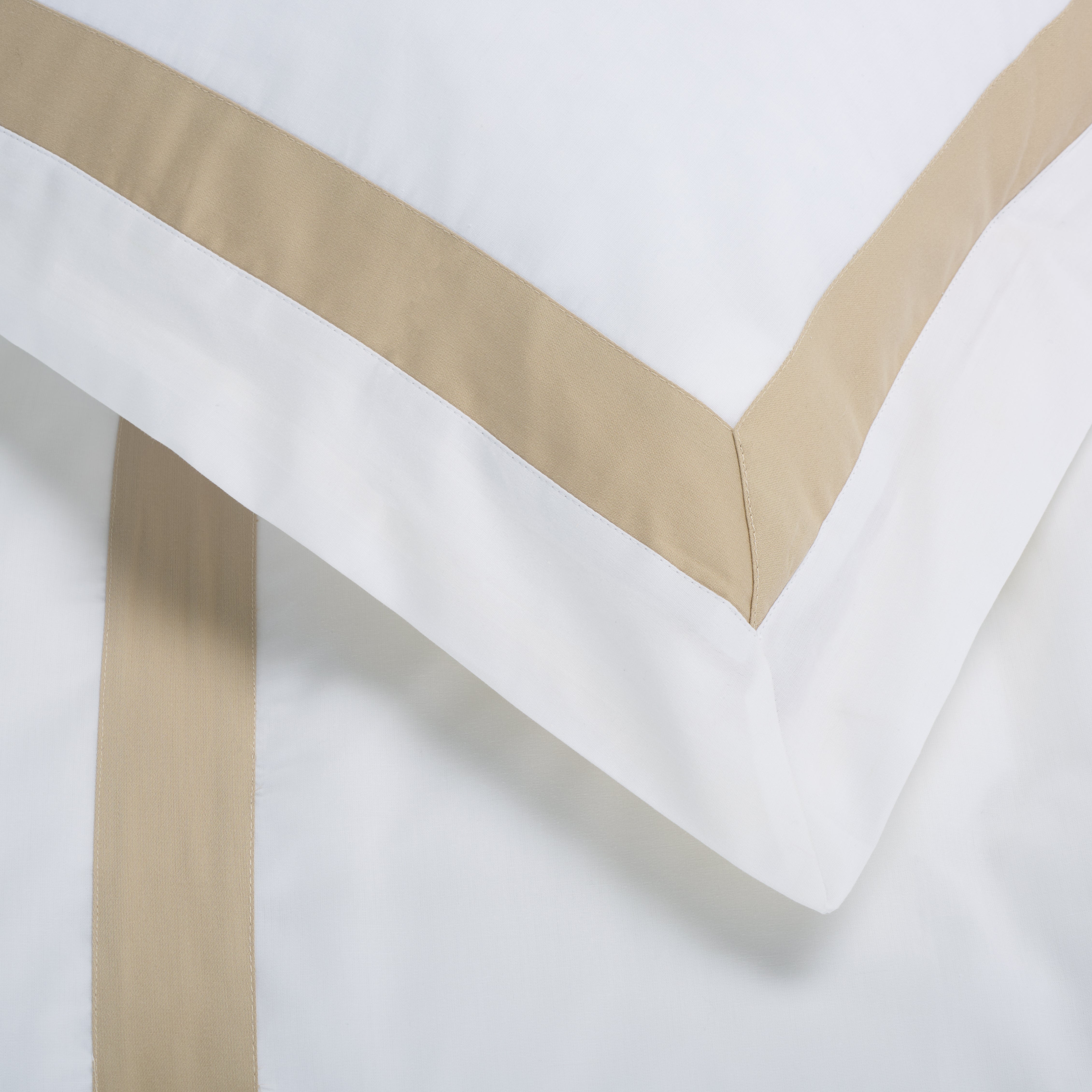 DESERT BEIGE / WHITE