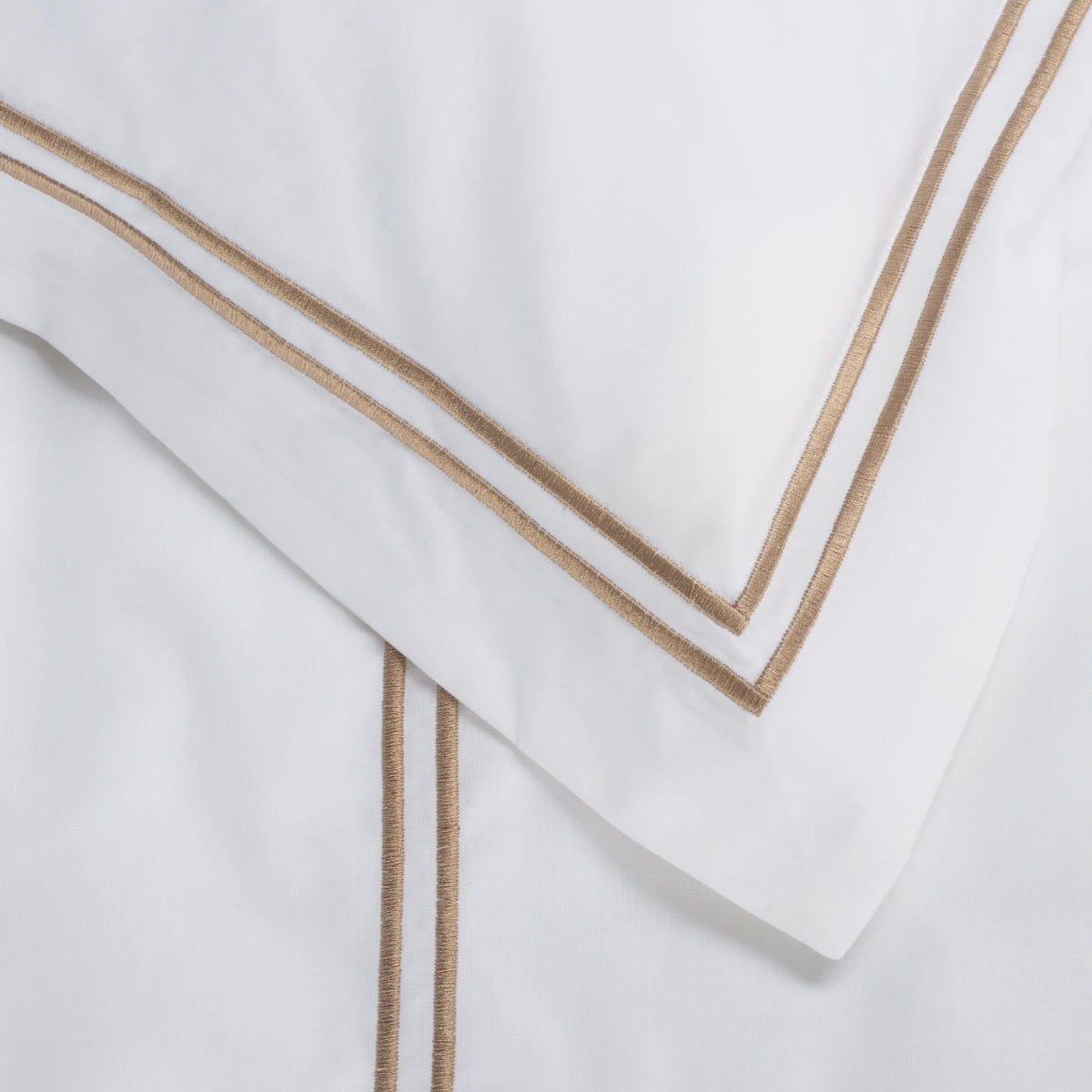 GOLDEN TAUPE / WHITE