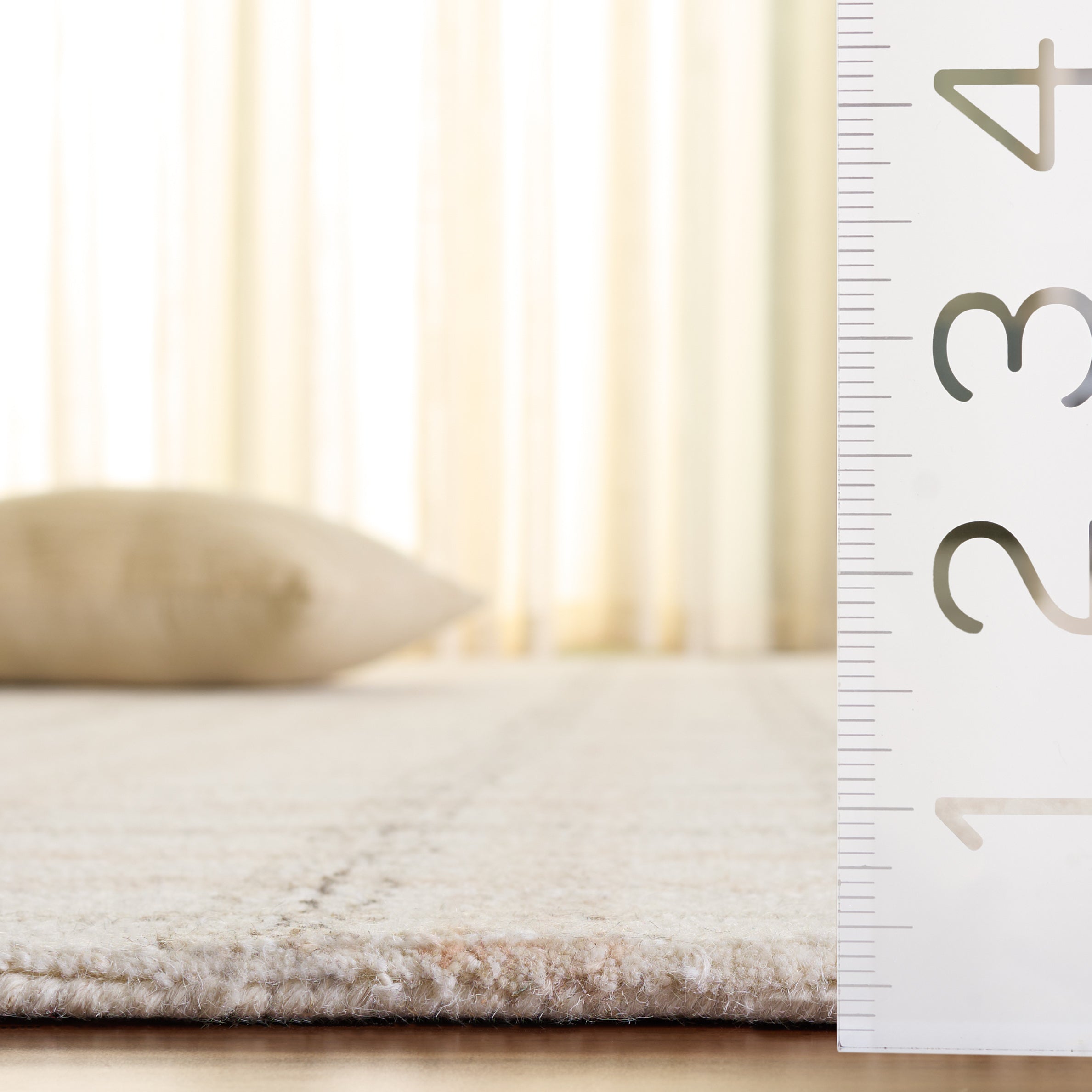 BEIGE / IVORY