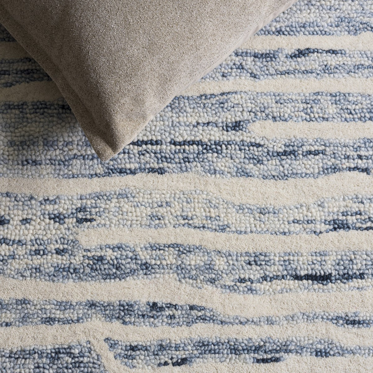 NAVY BLUE / IVORY