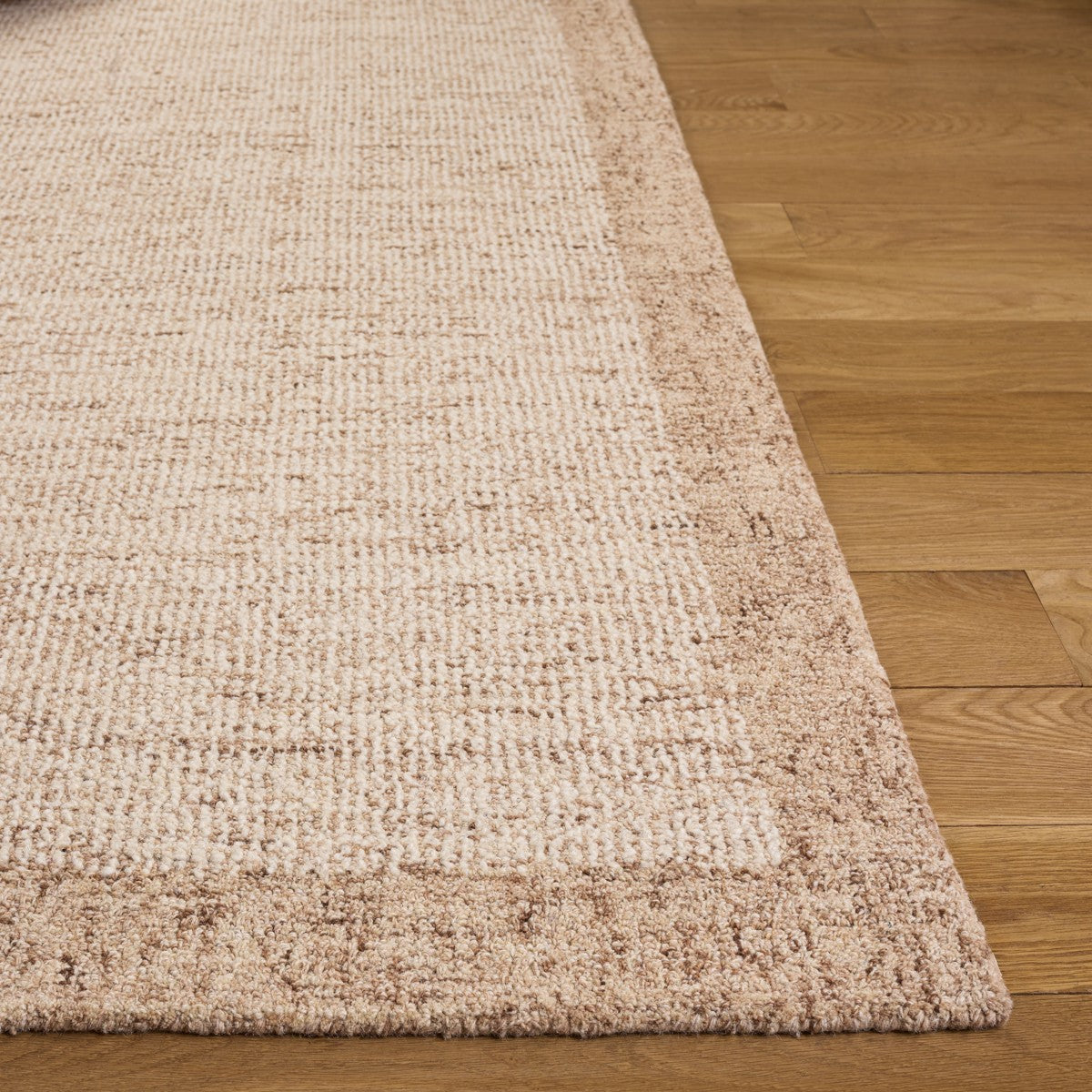 BEIGE / IVORY