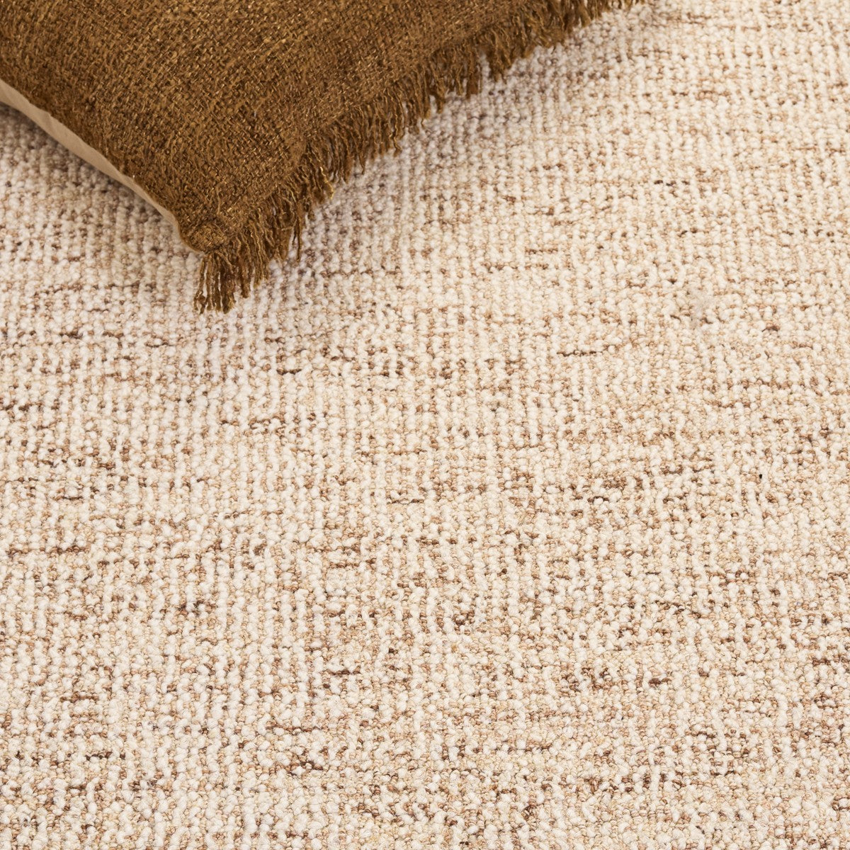 BEIGE / IVORY