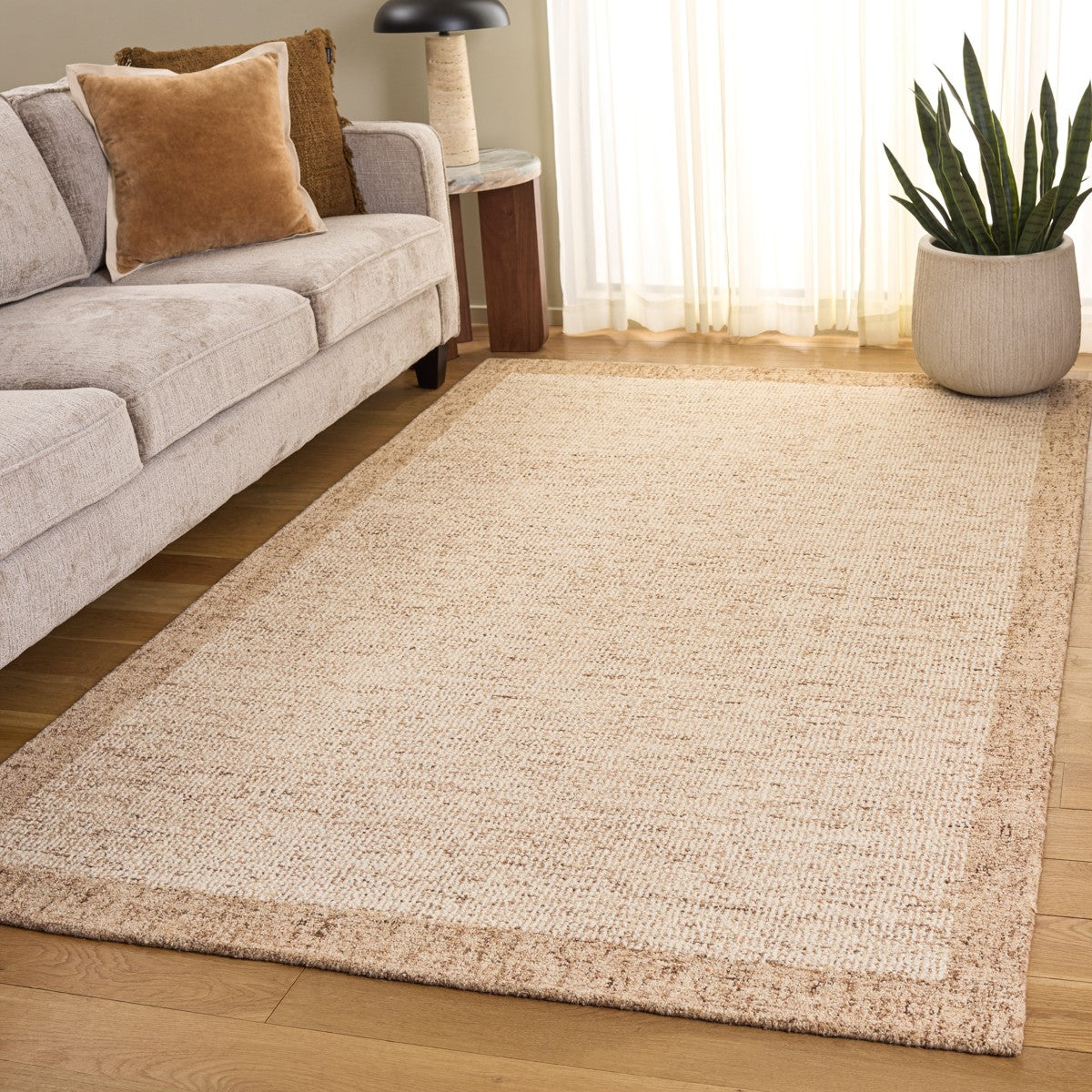 BEIGE / IVORY