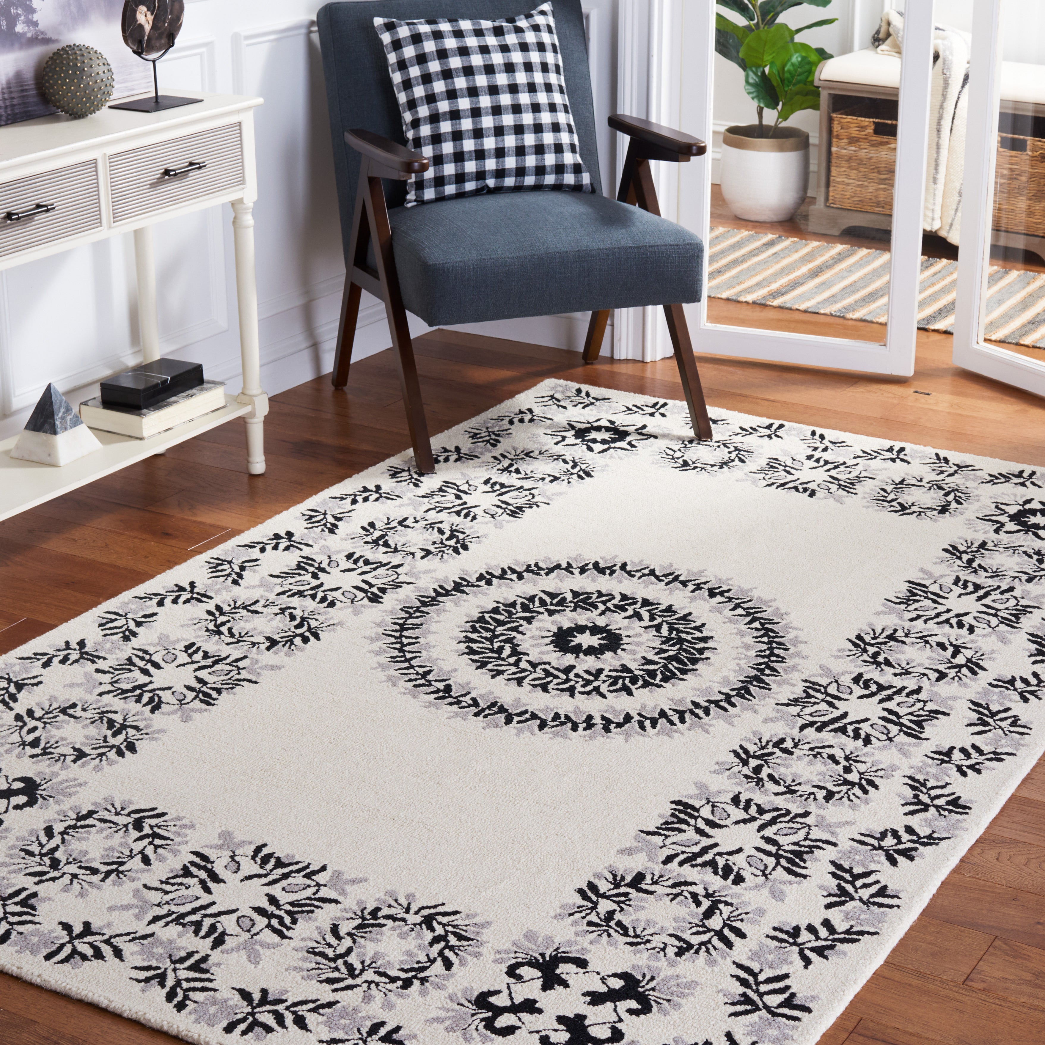 EMPIRE 826 – IVORY / BLACK