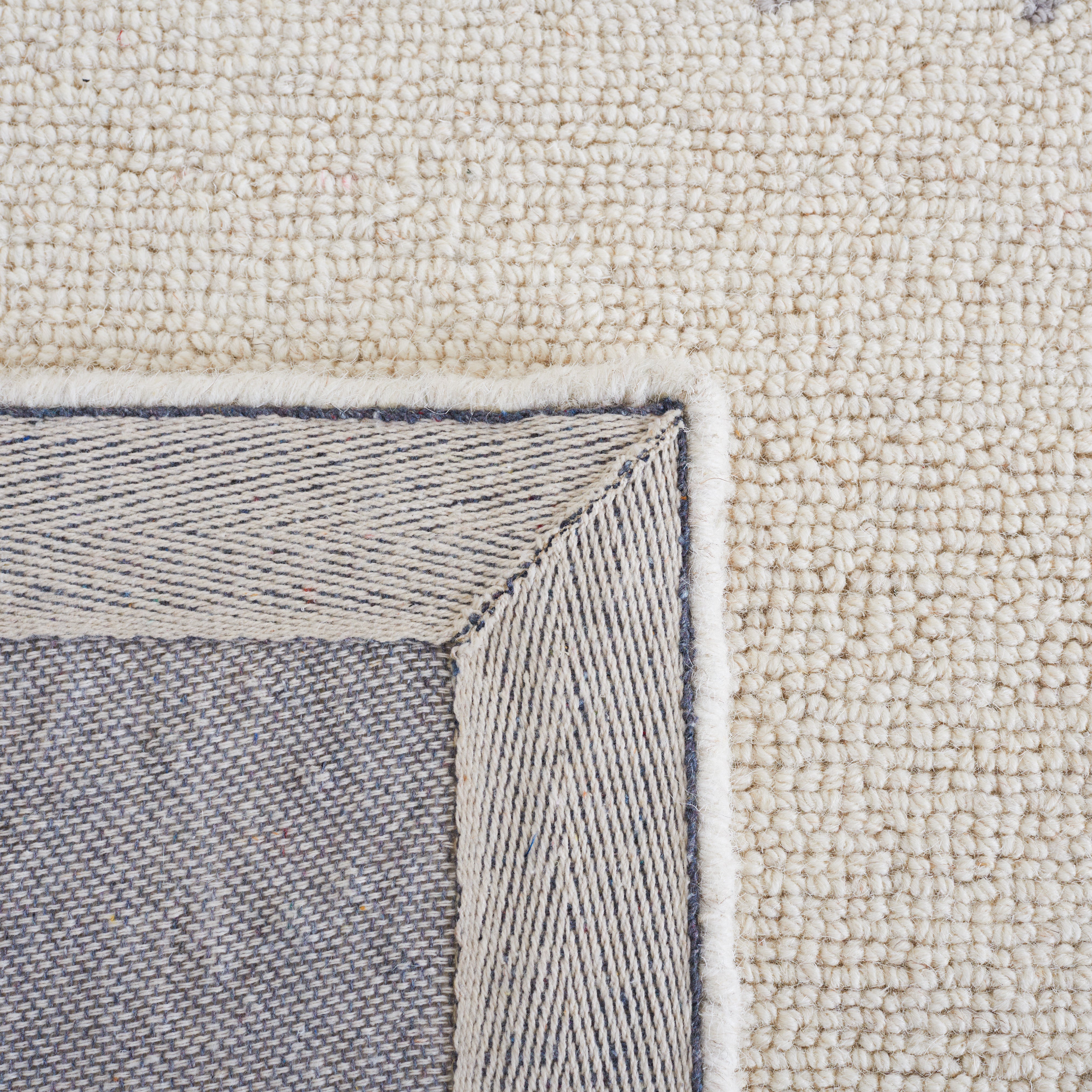 EMPIRE 826 – IVORY / BEIGE