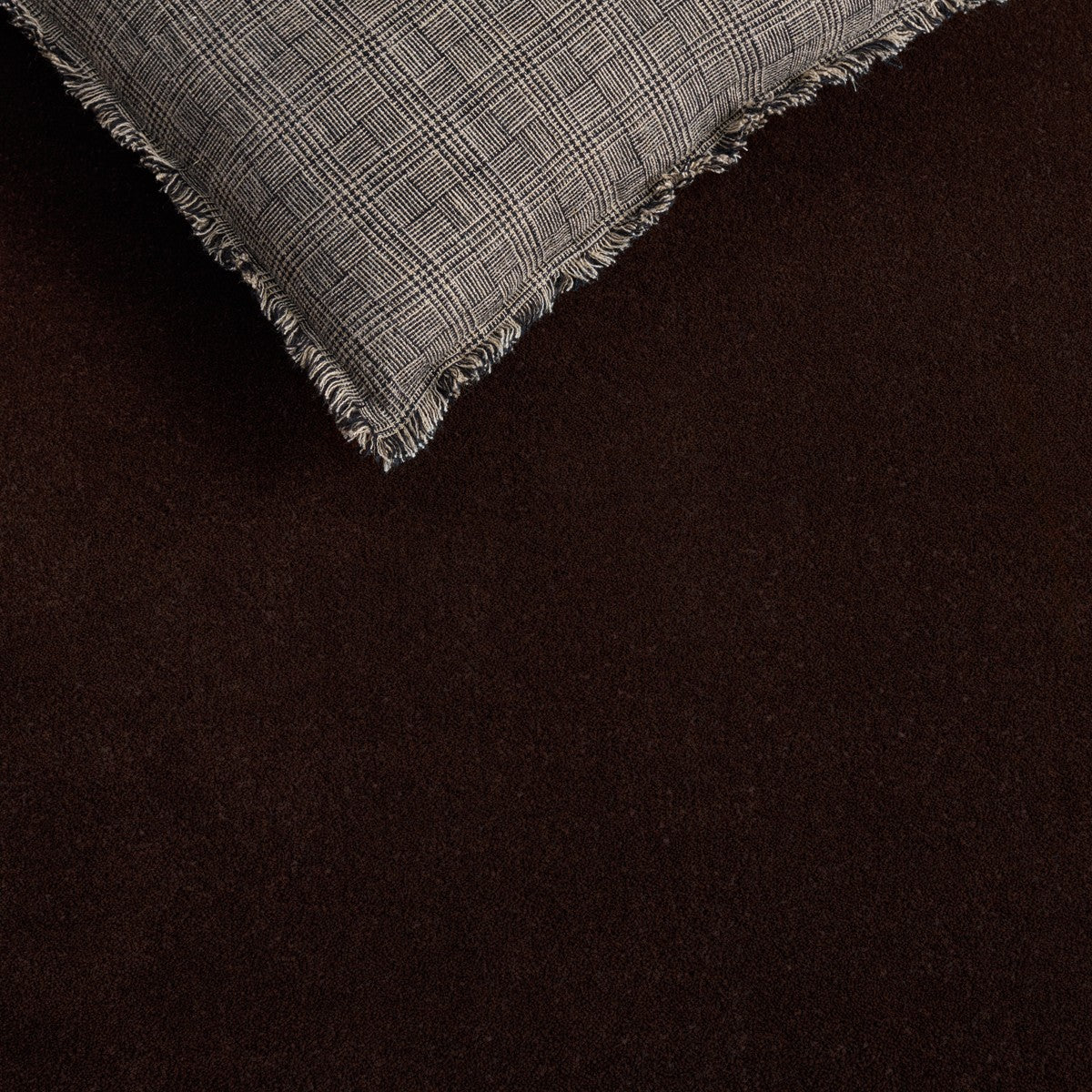 DARK BROWN