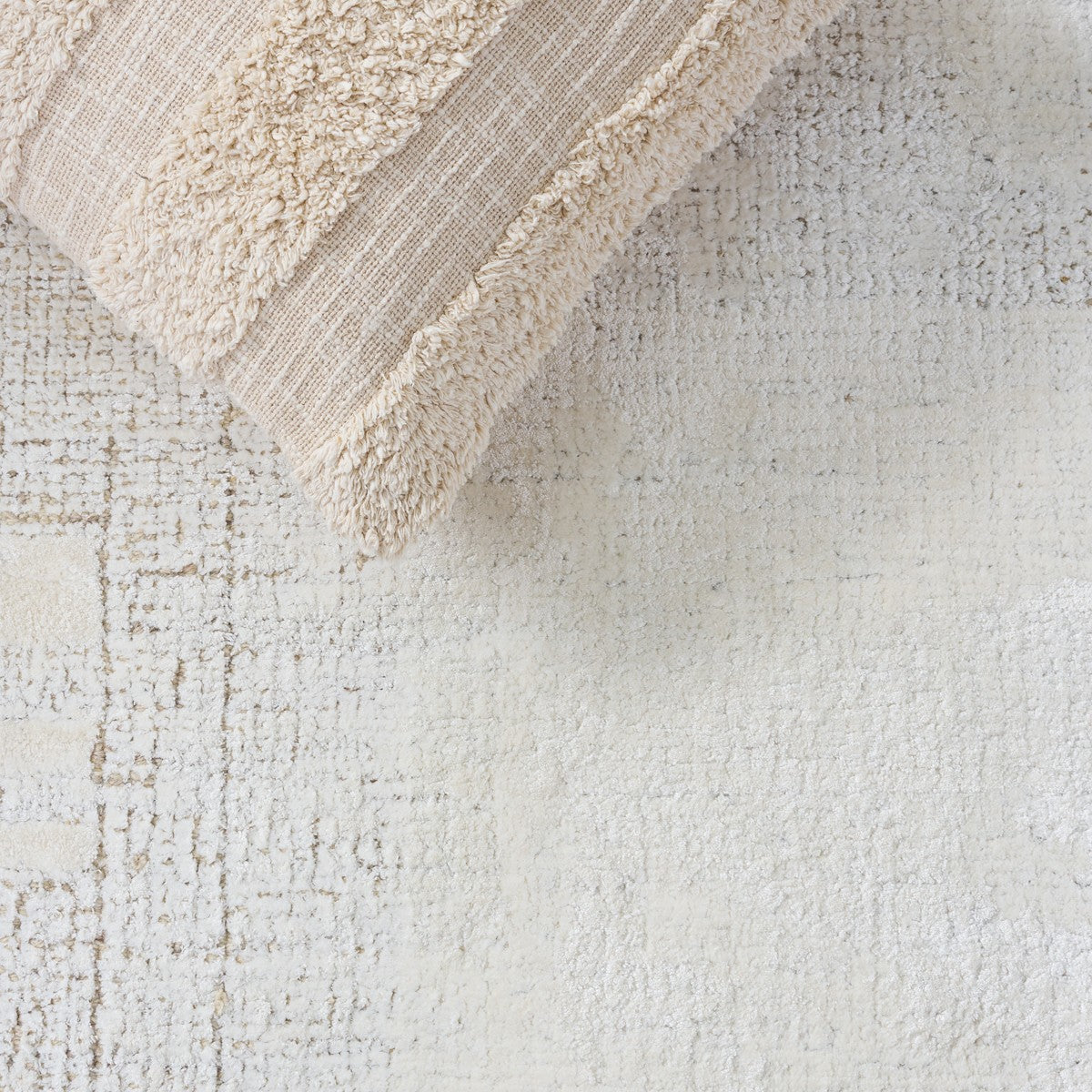 IVORY / BEIGE