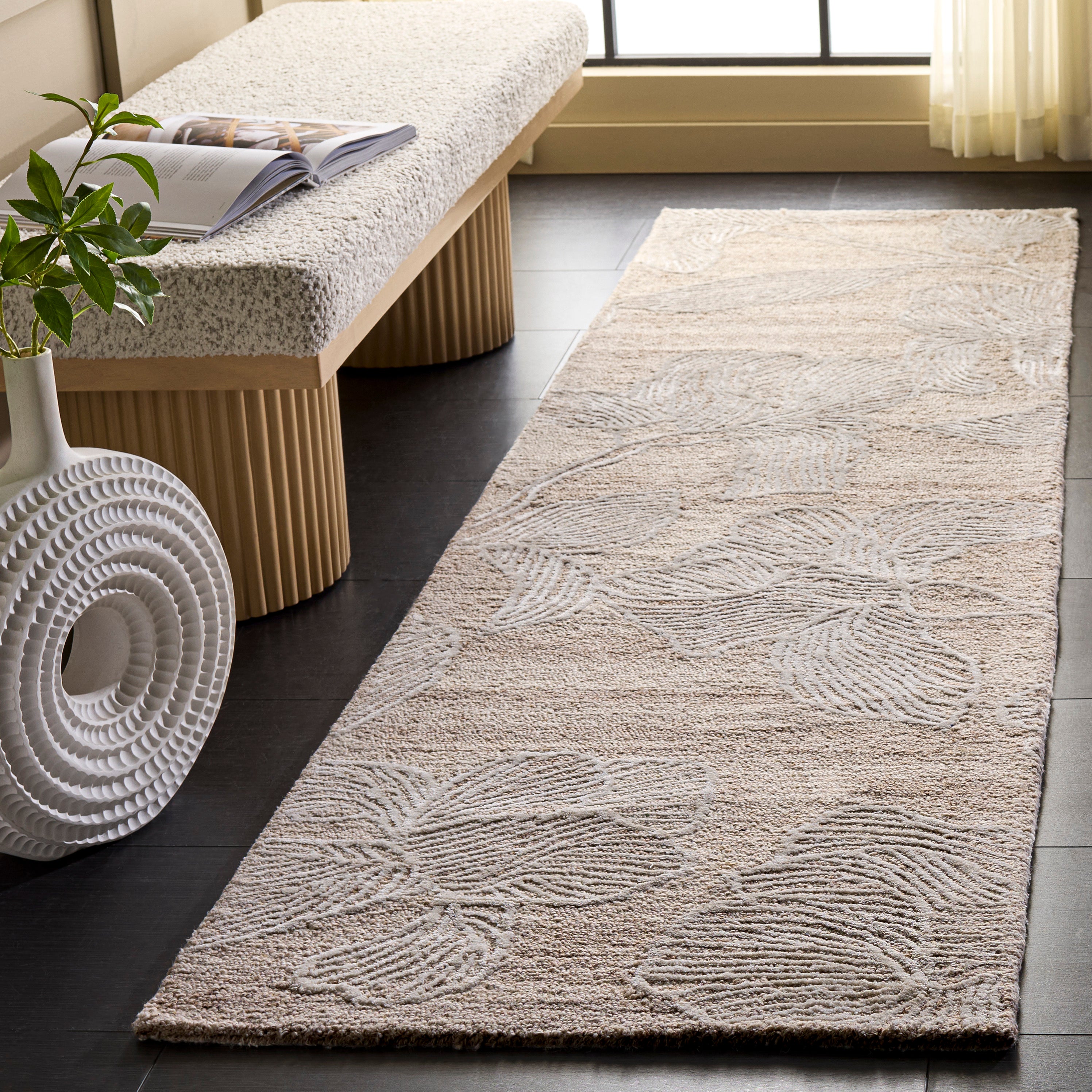BEIGE / IVORY