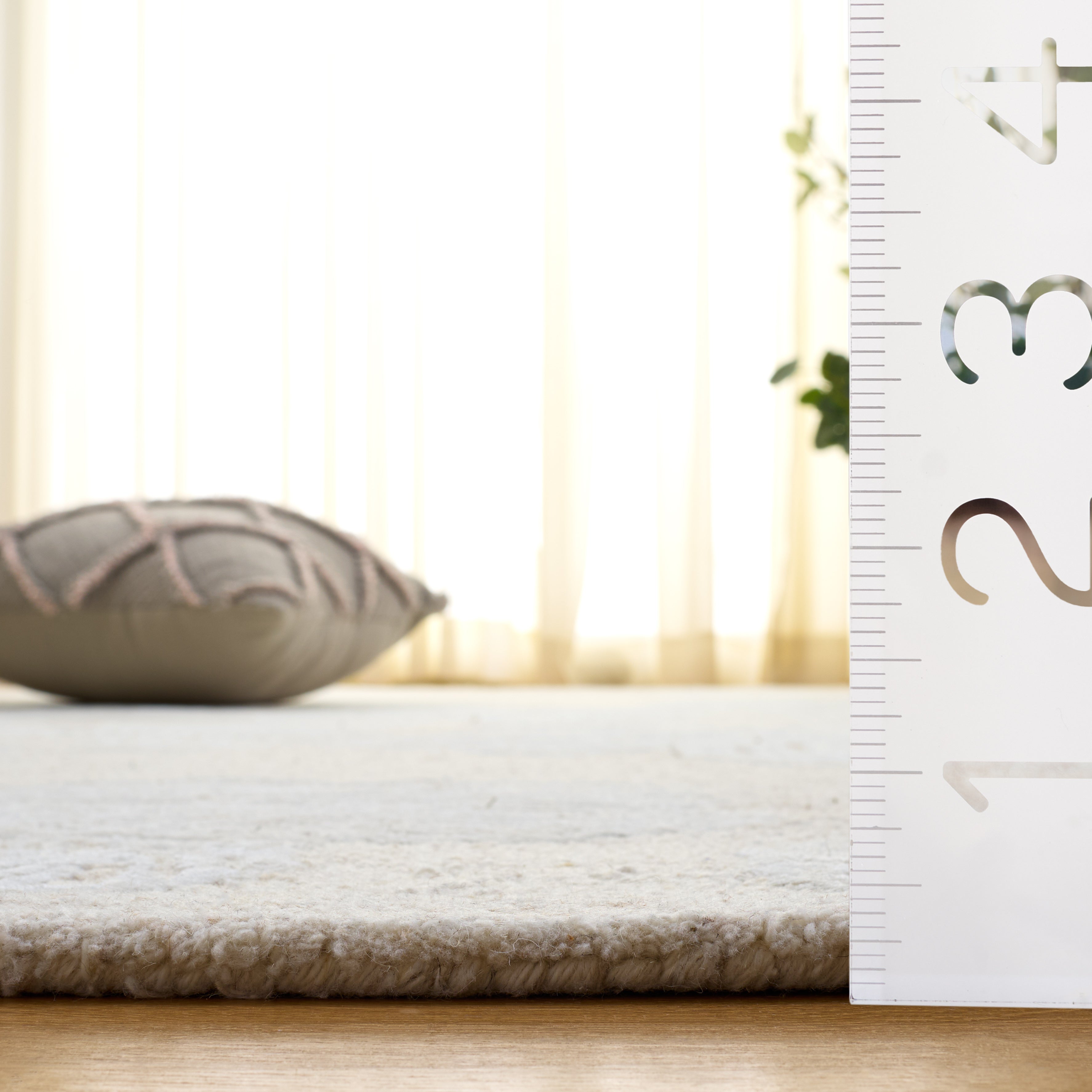 BEIGE / IVORY