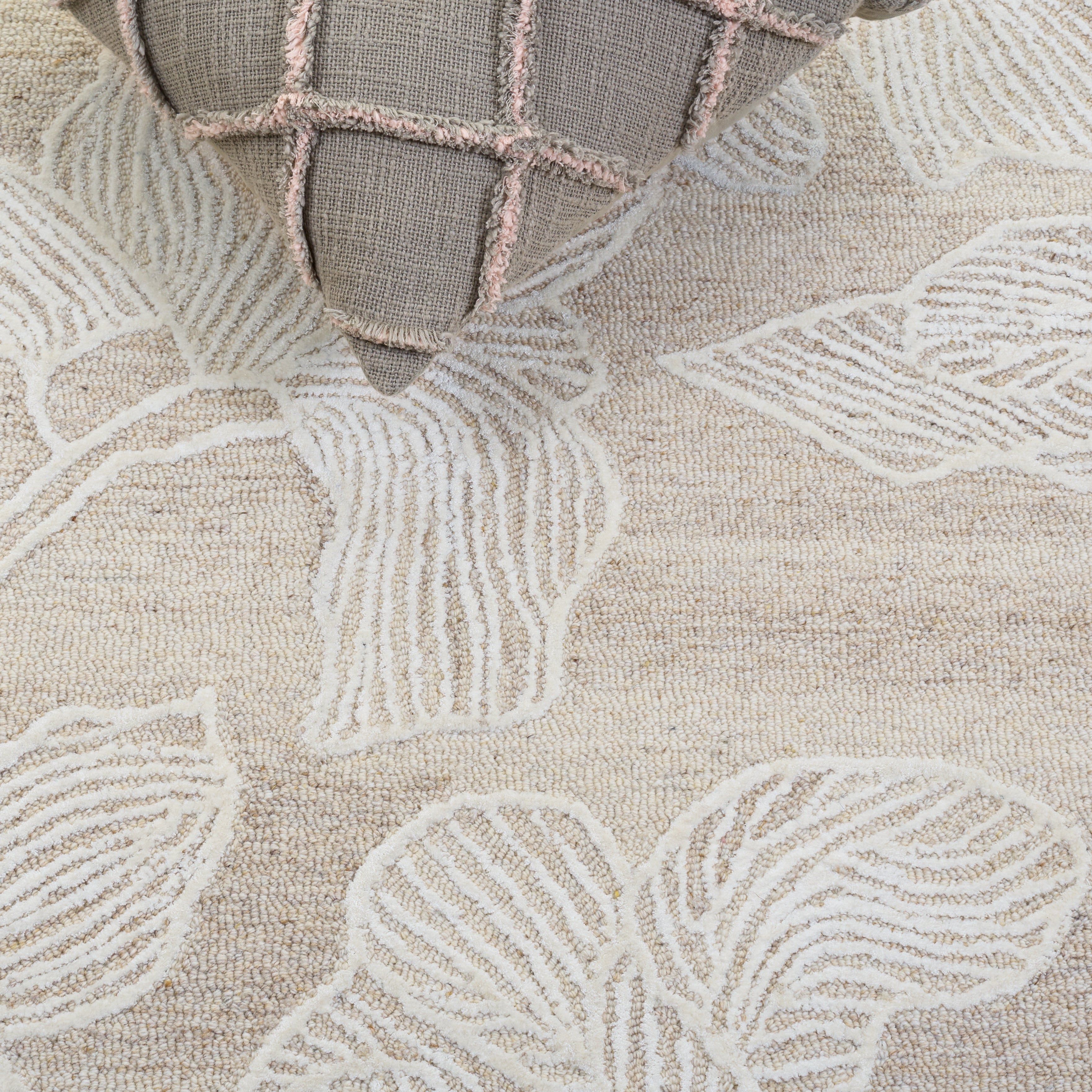 BEIGE / IVORY