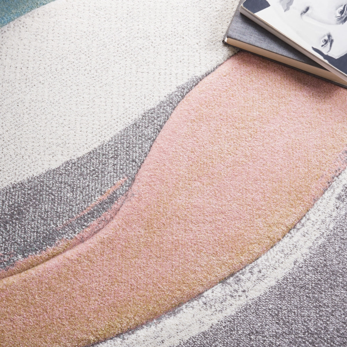 GREY / PINK