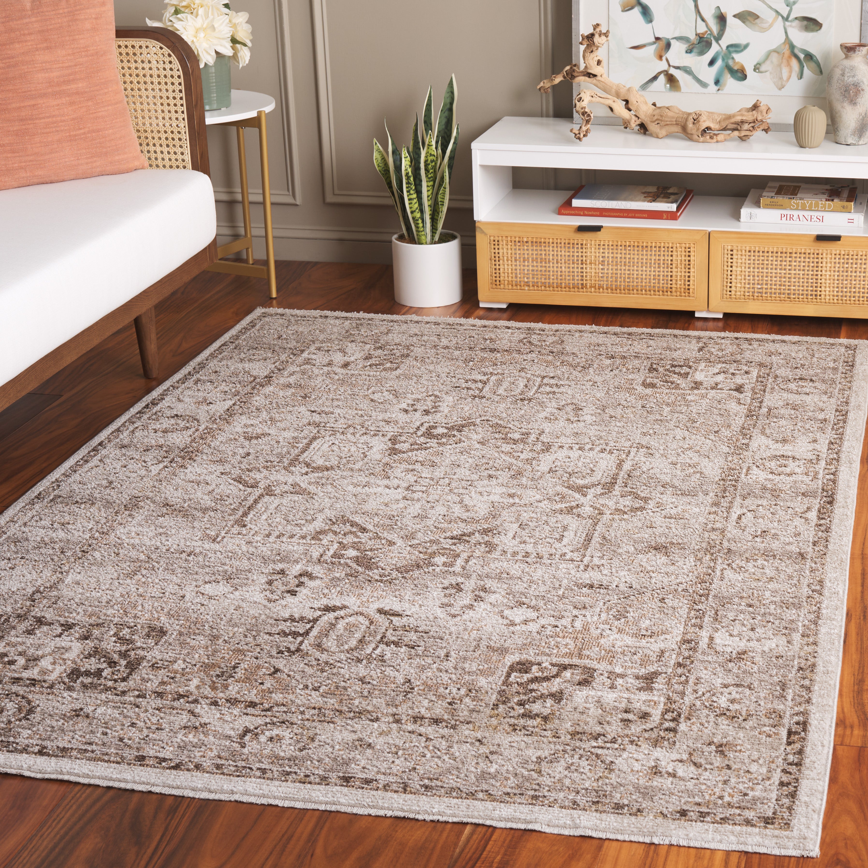 HAZEL 500 – BROWN / IVORY
