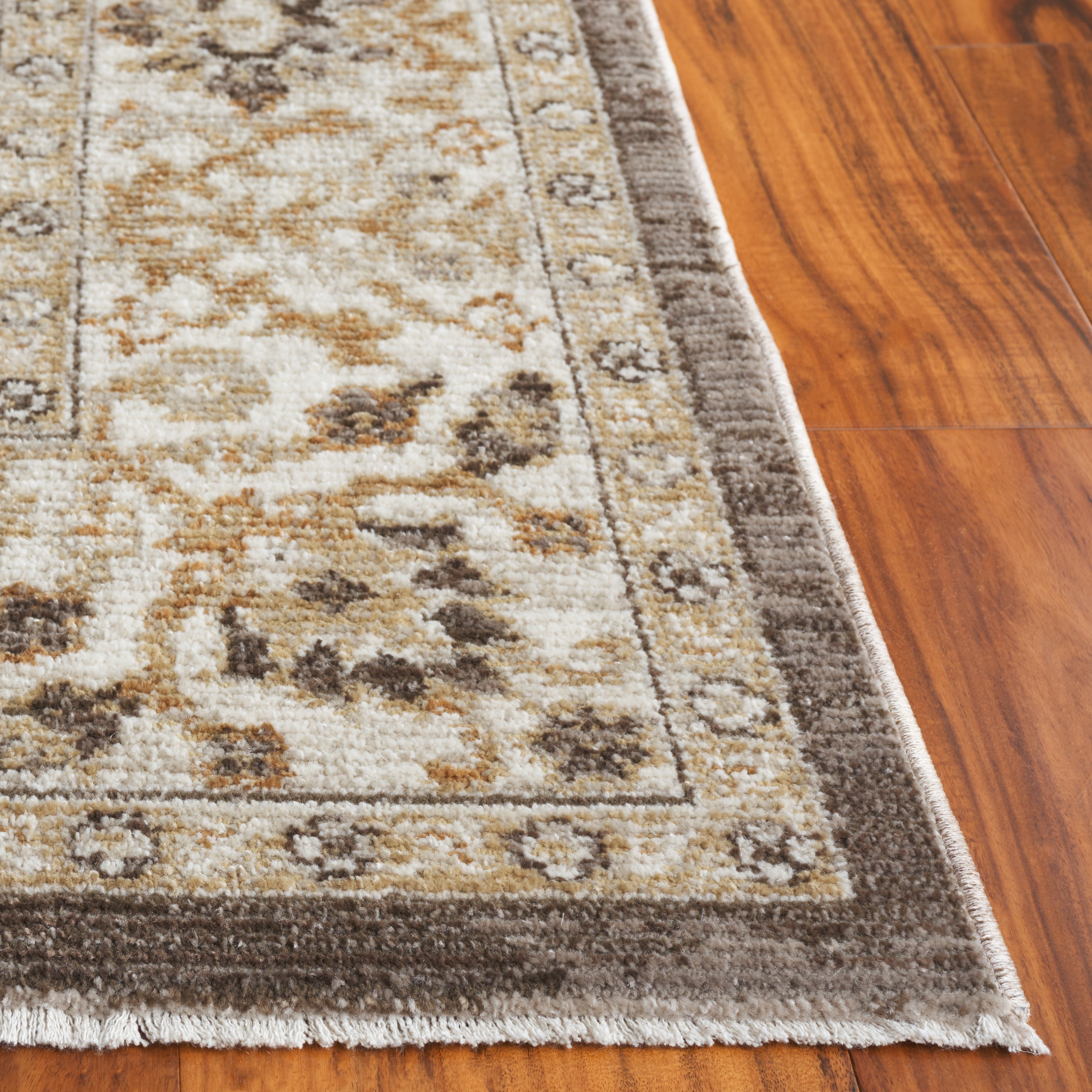 HAZEL 502 – BROWN / IVORY