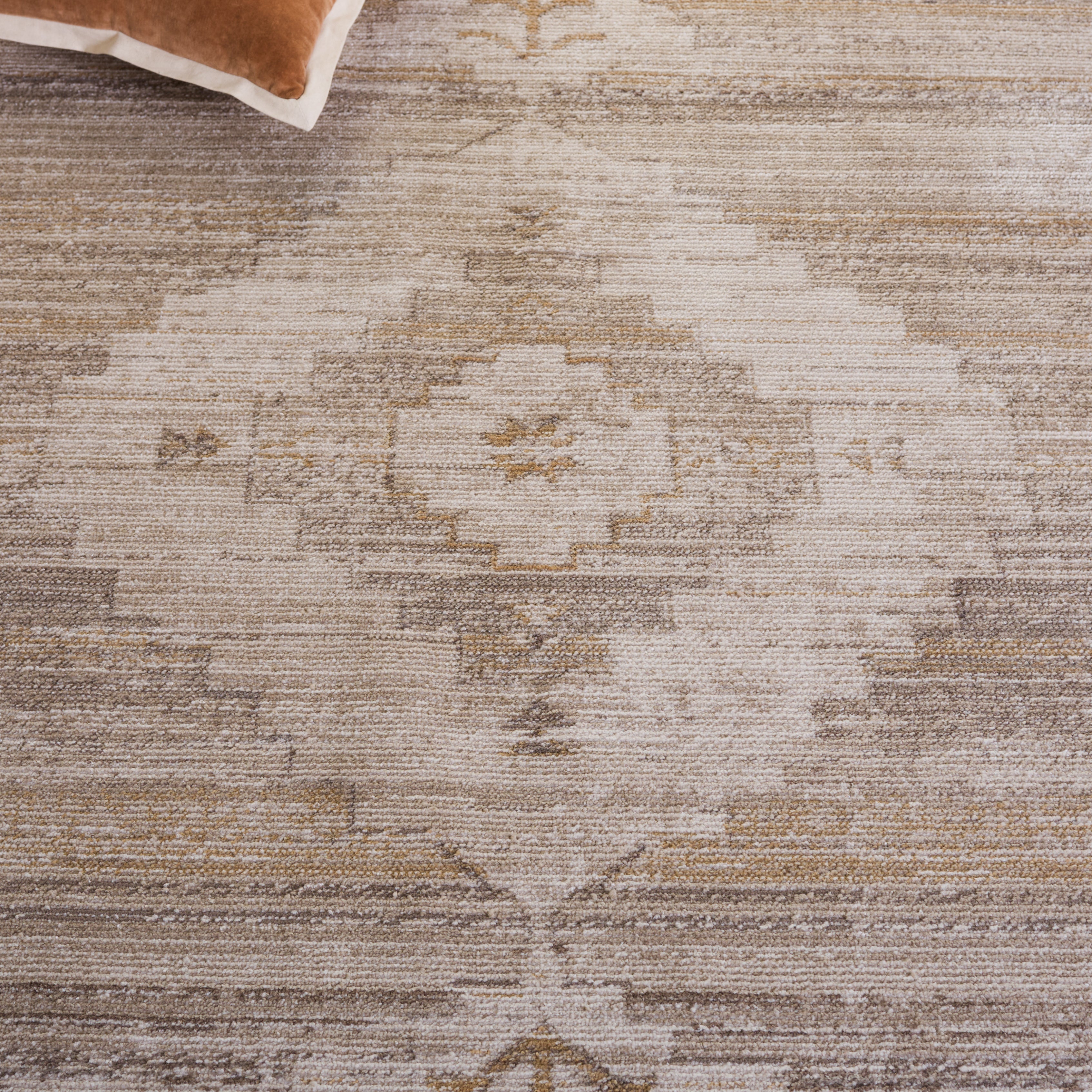 HAZEL 520 – BEIGE / IVORY