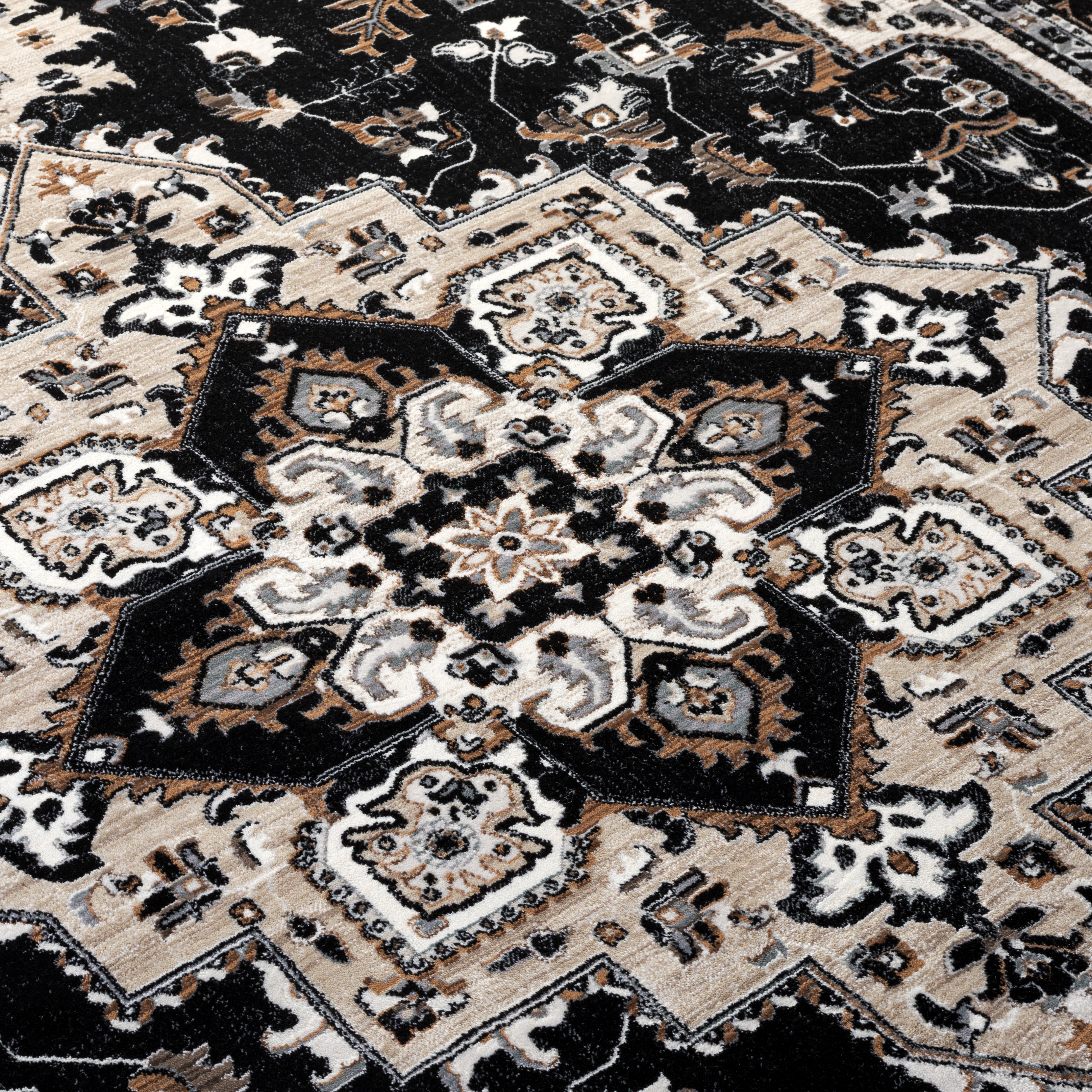 BLACK / IVORY