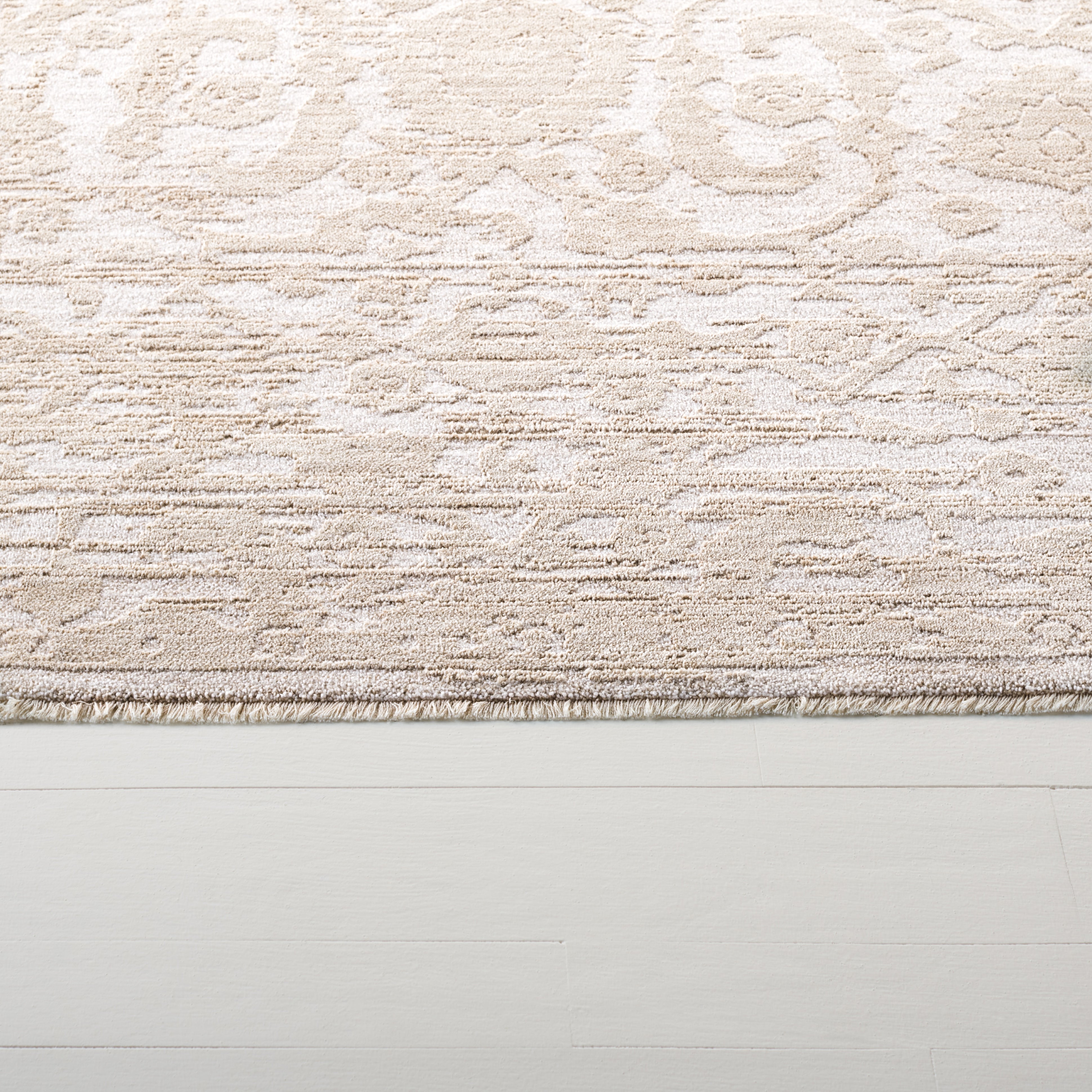 BEIGE / IVORY