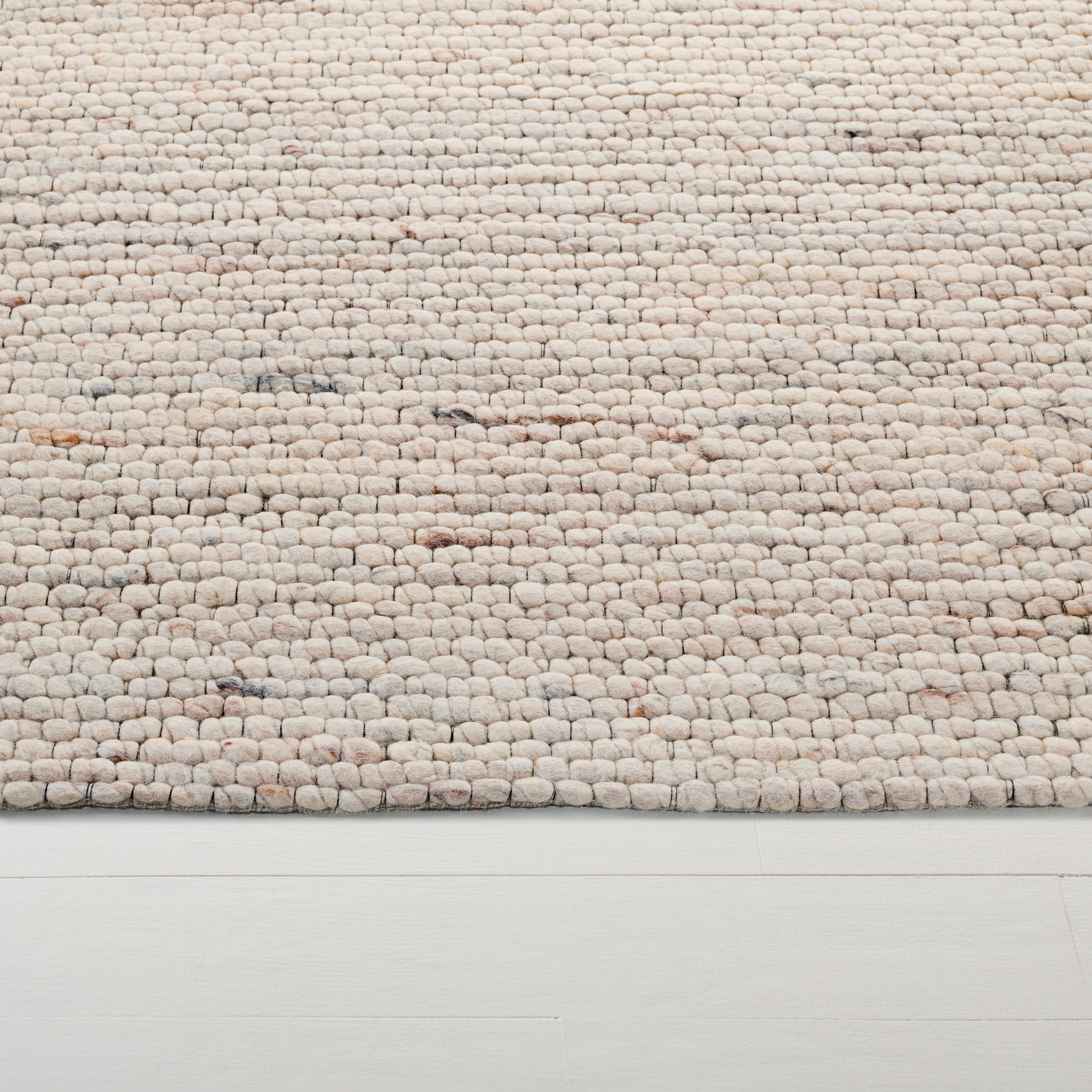 BEIGE / IVORY
