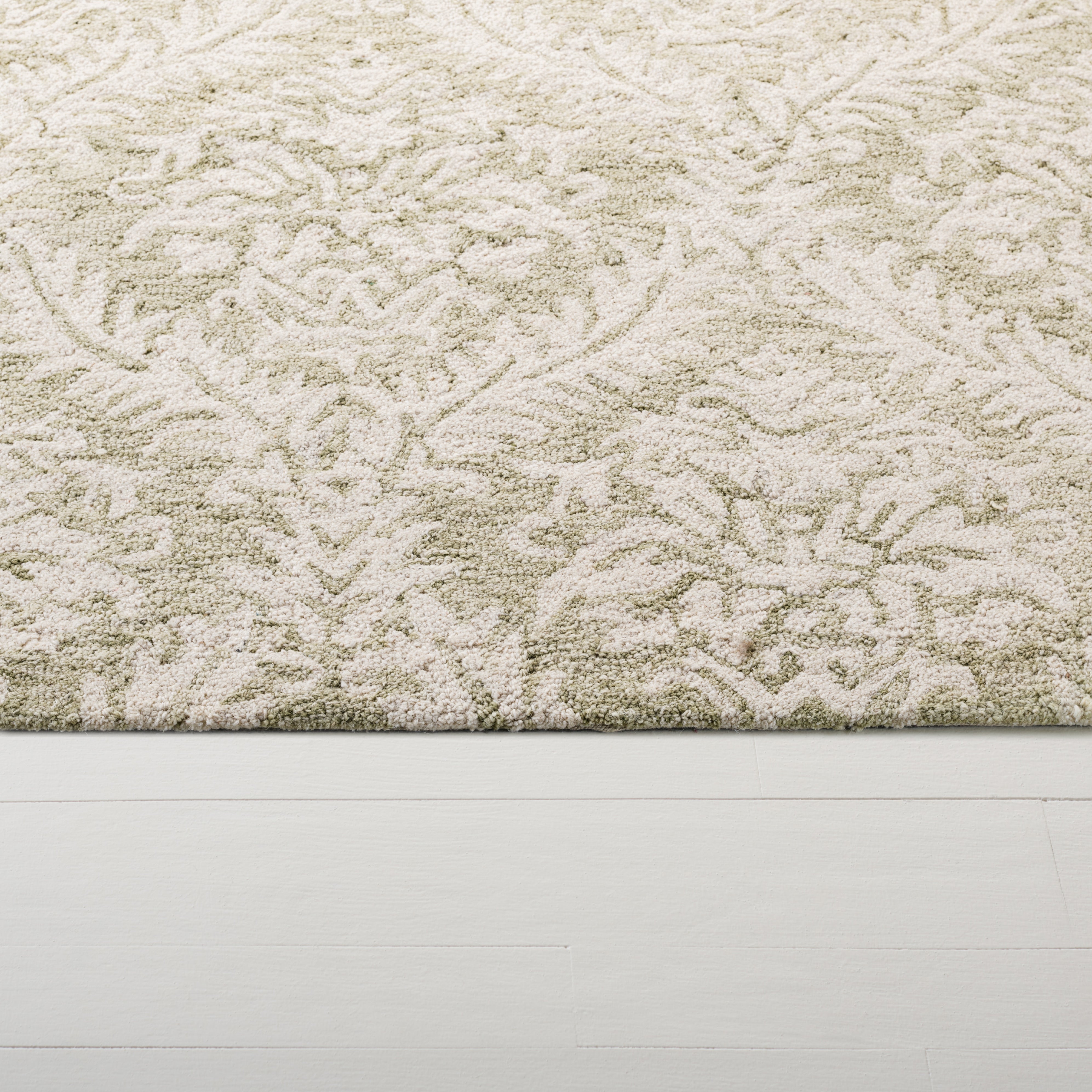 SOFT GREEN / IVORY