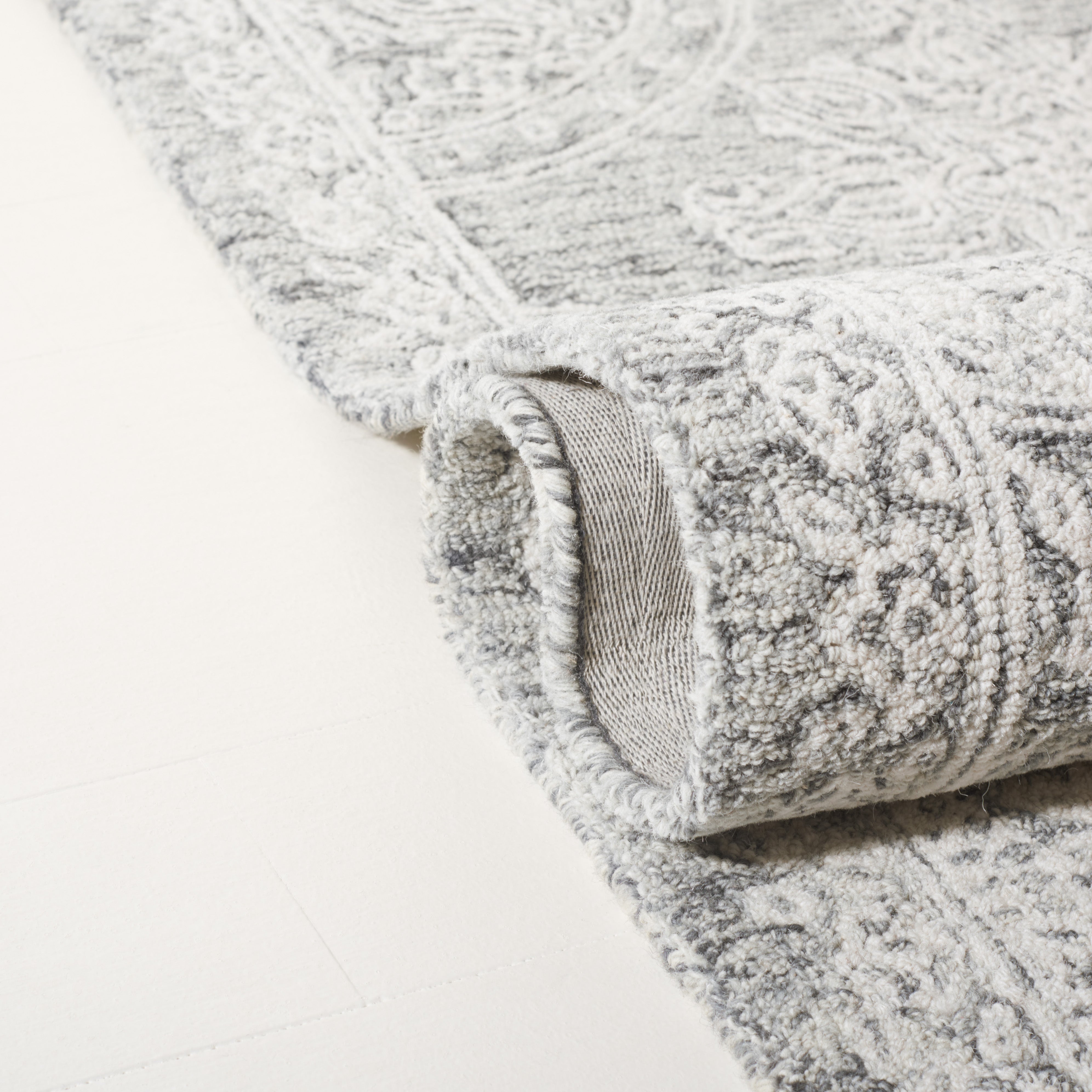 GREY / IVORY