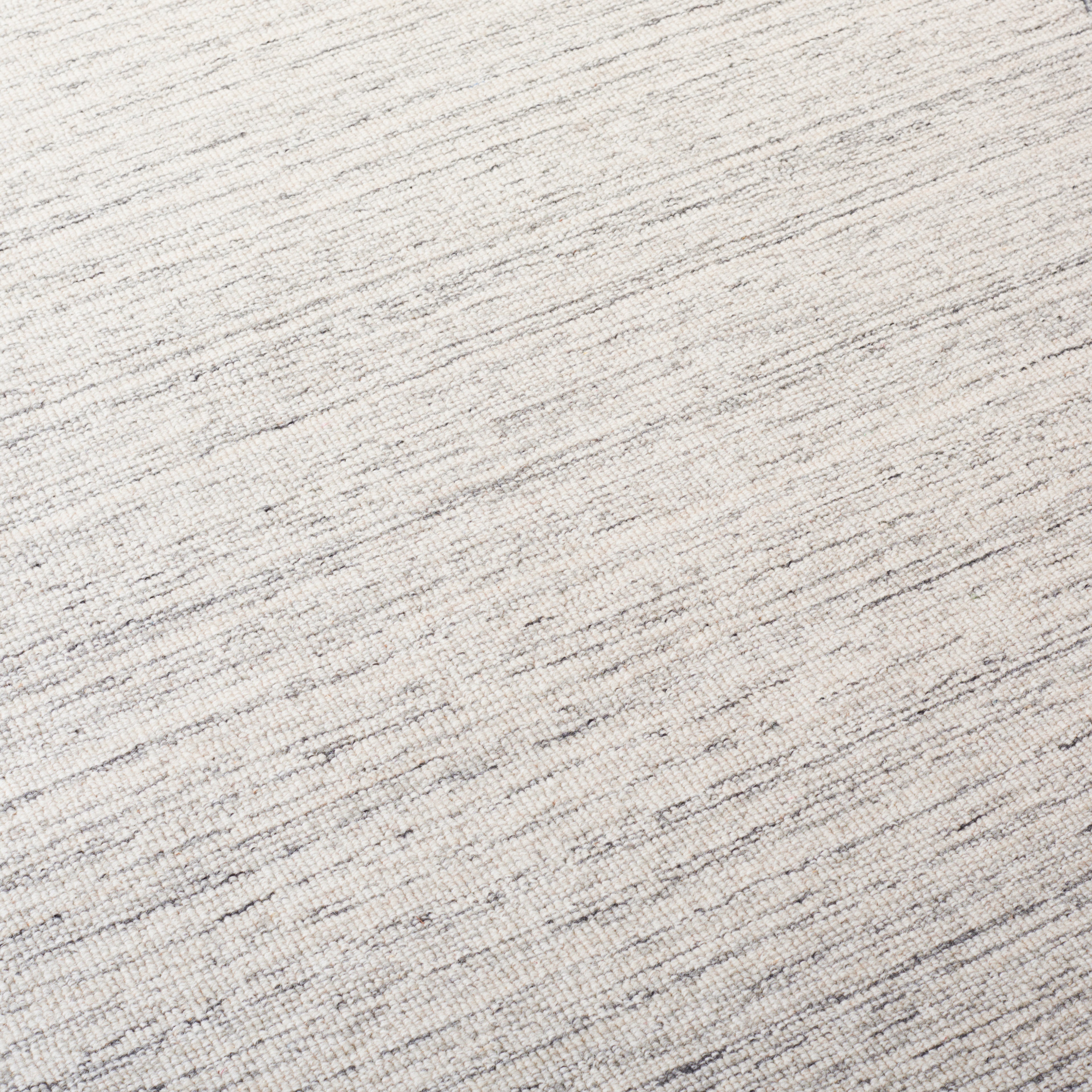 GREY / IVORY