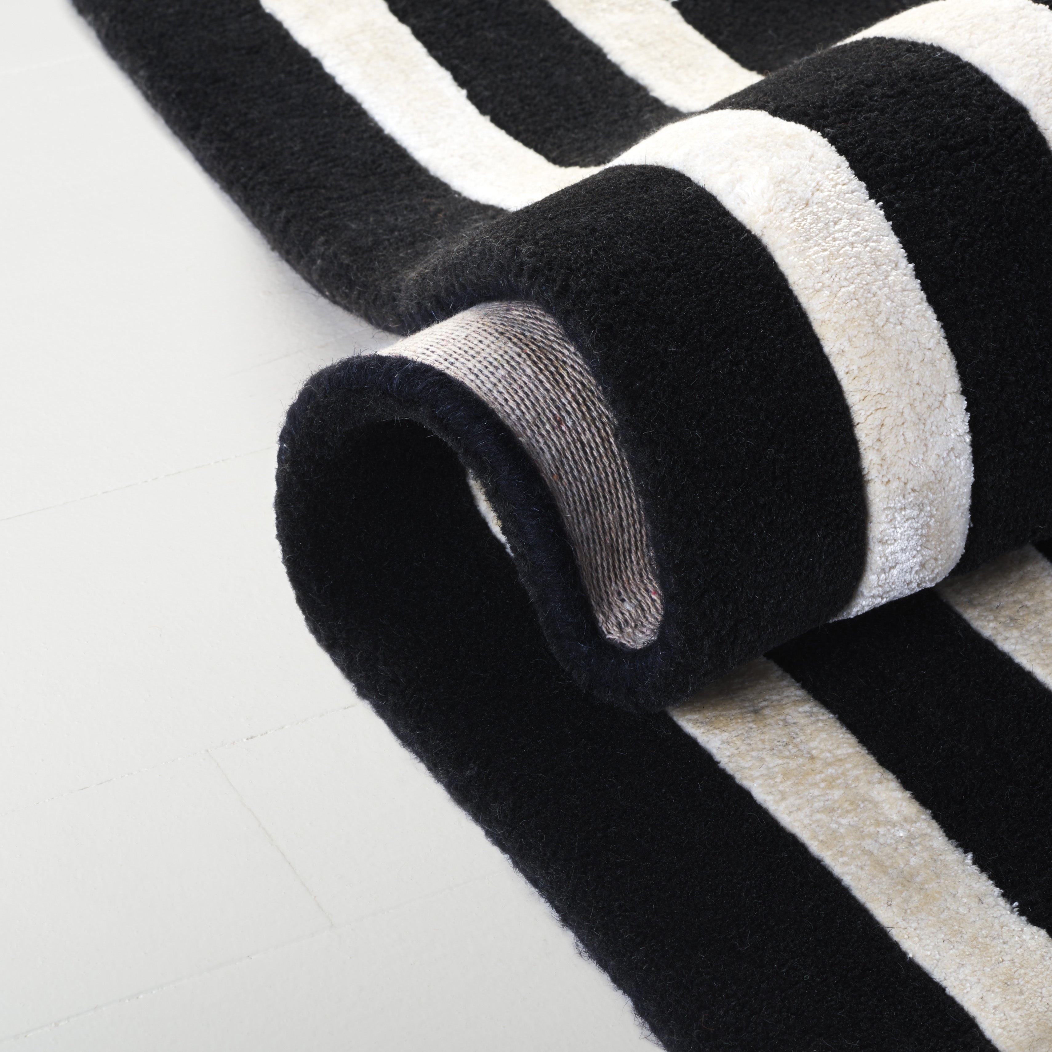 CHARCOAL / IVORY