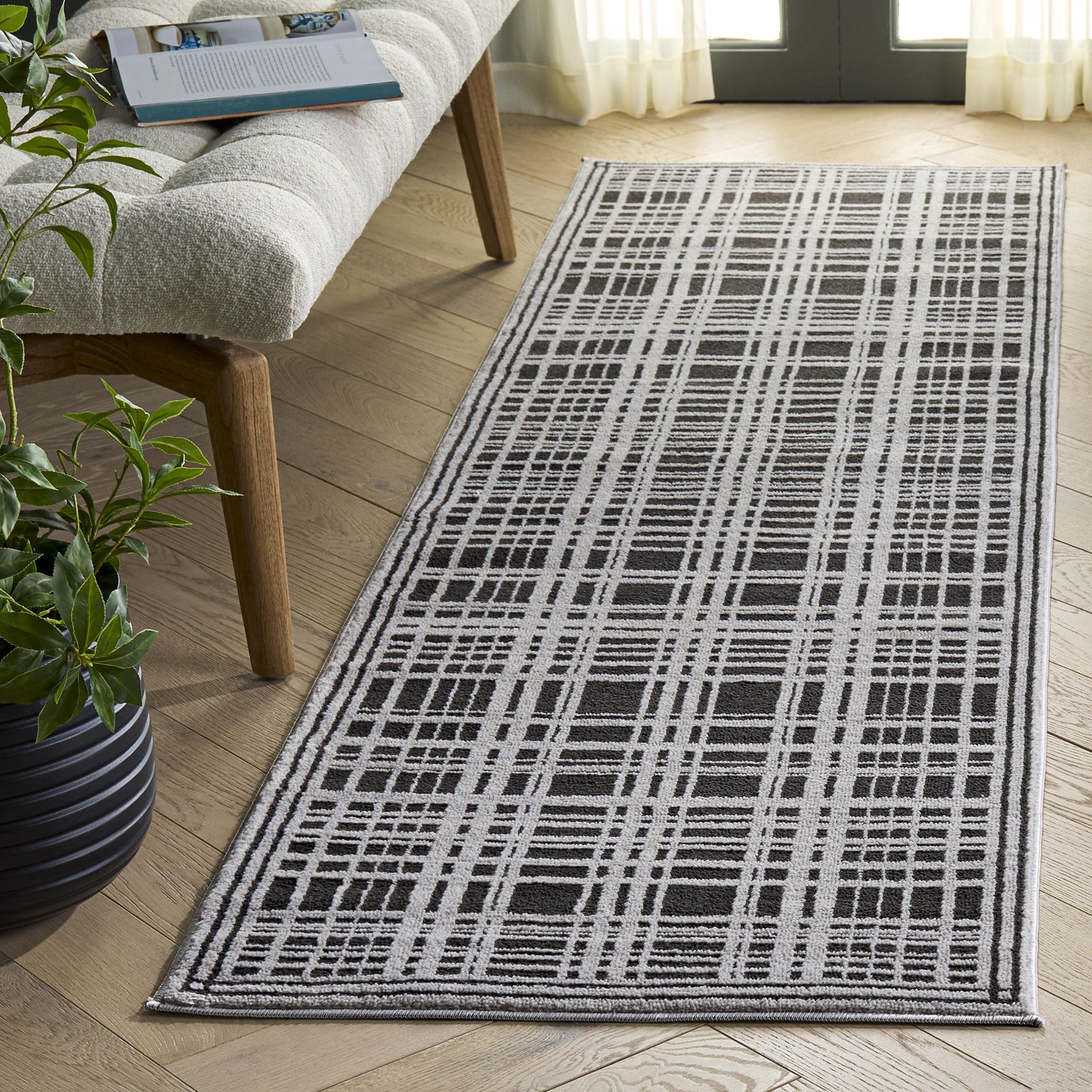 LUNARA 304 – BLACK / IVORY