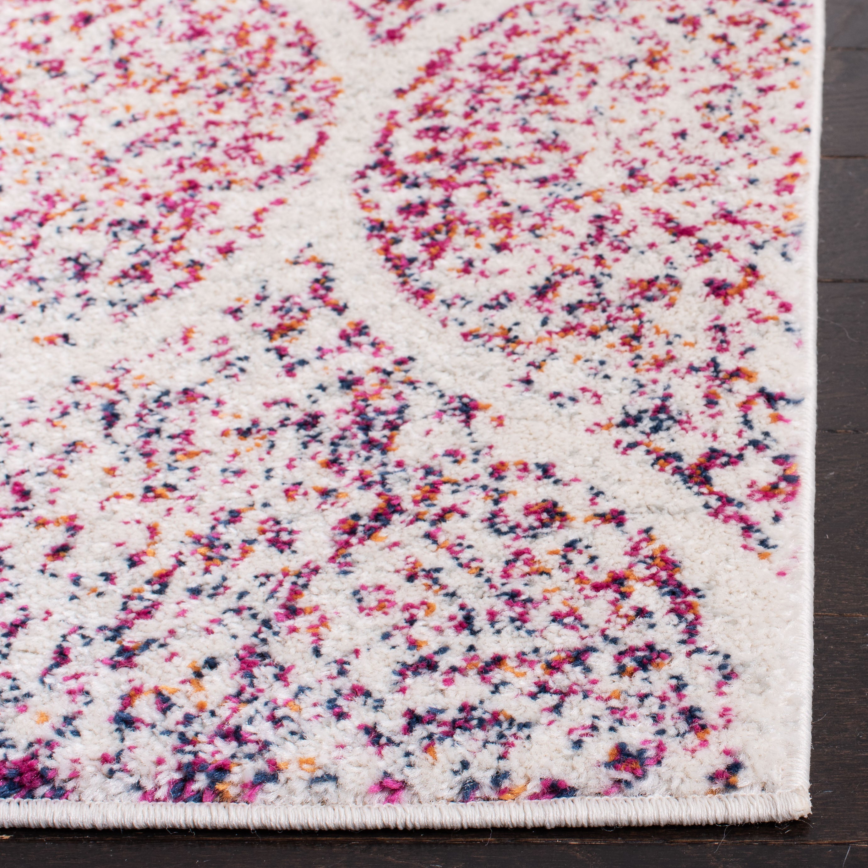 CREAM / FUCHSIA