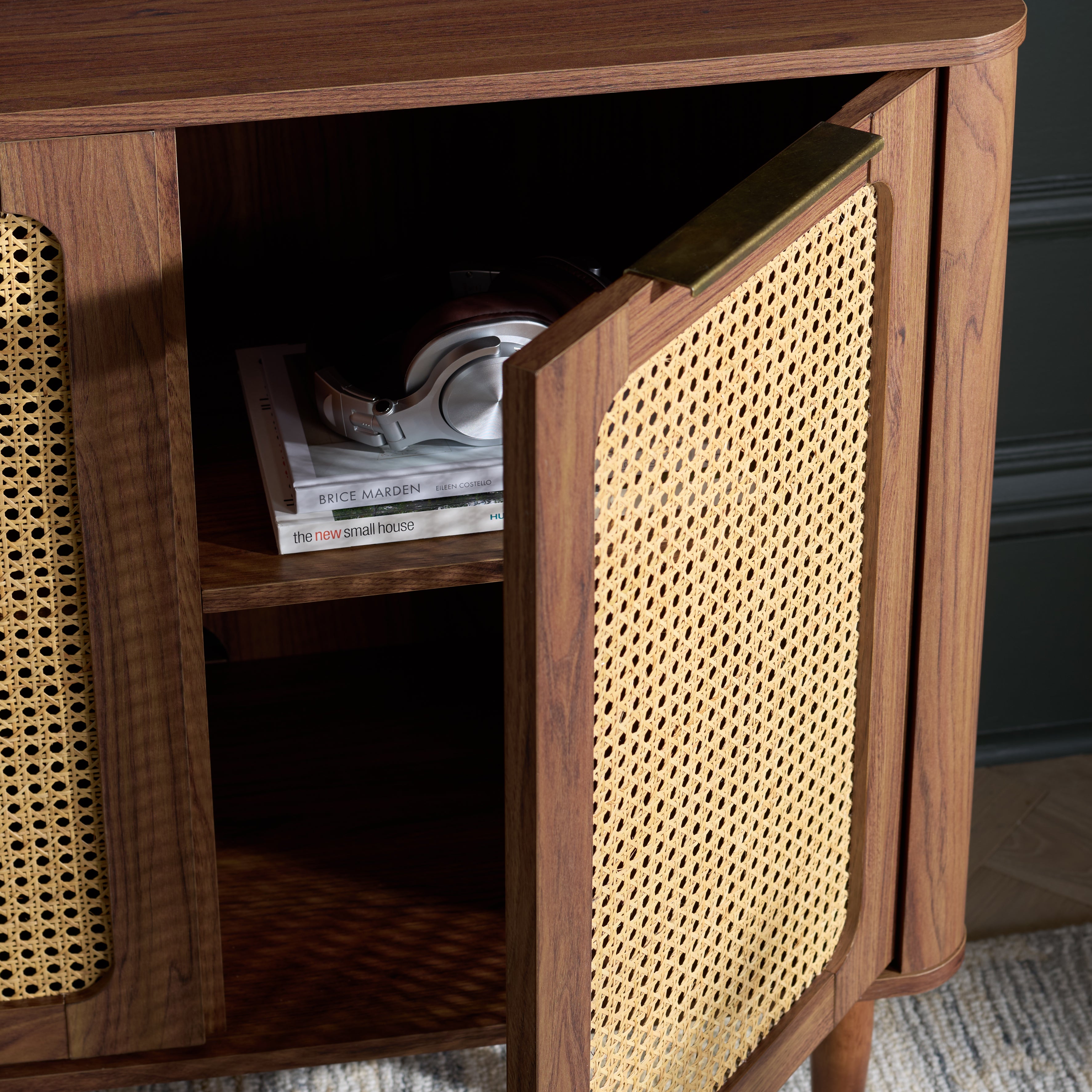 WALNUT / BRASS