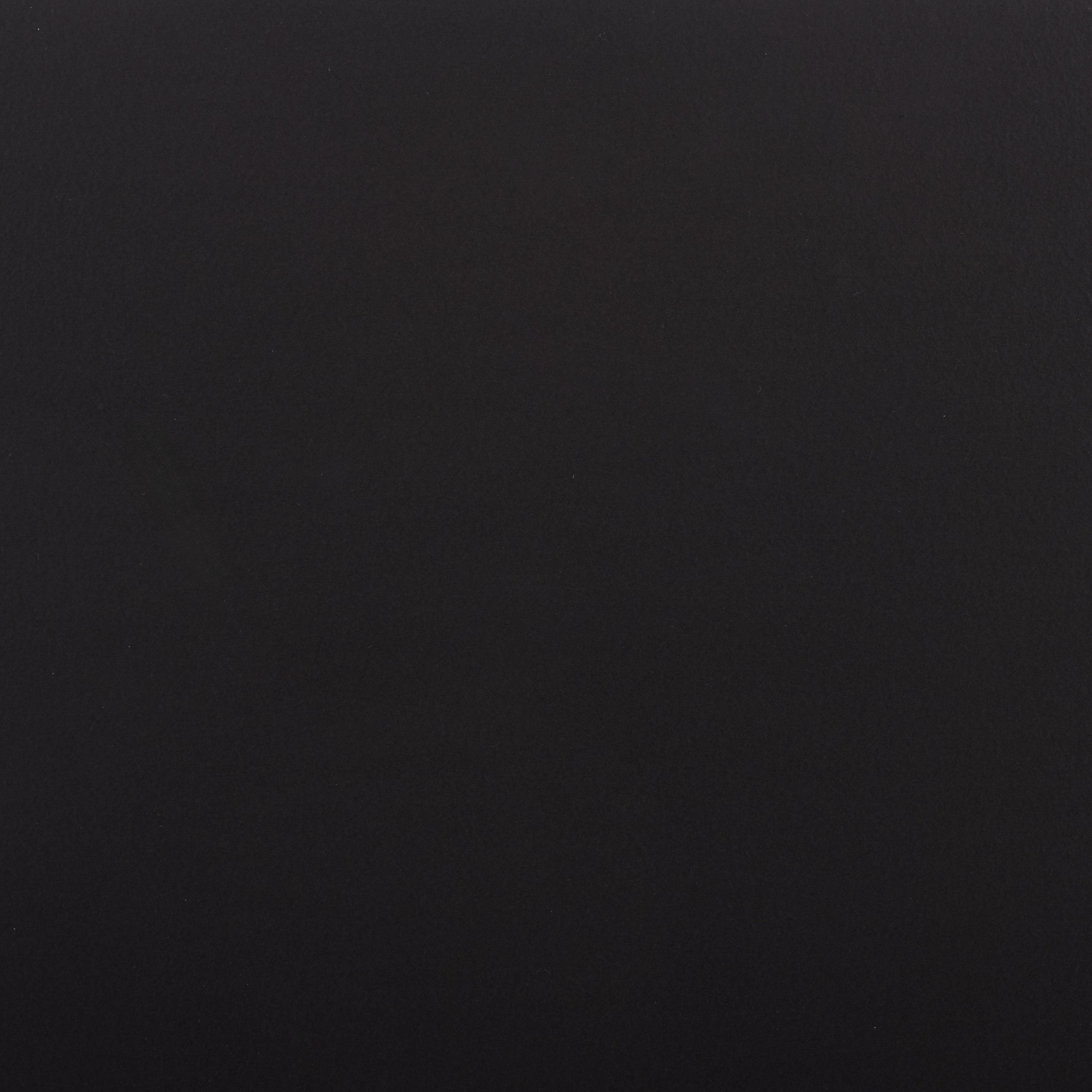 BLACK / BLACK
