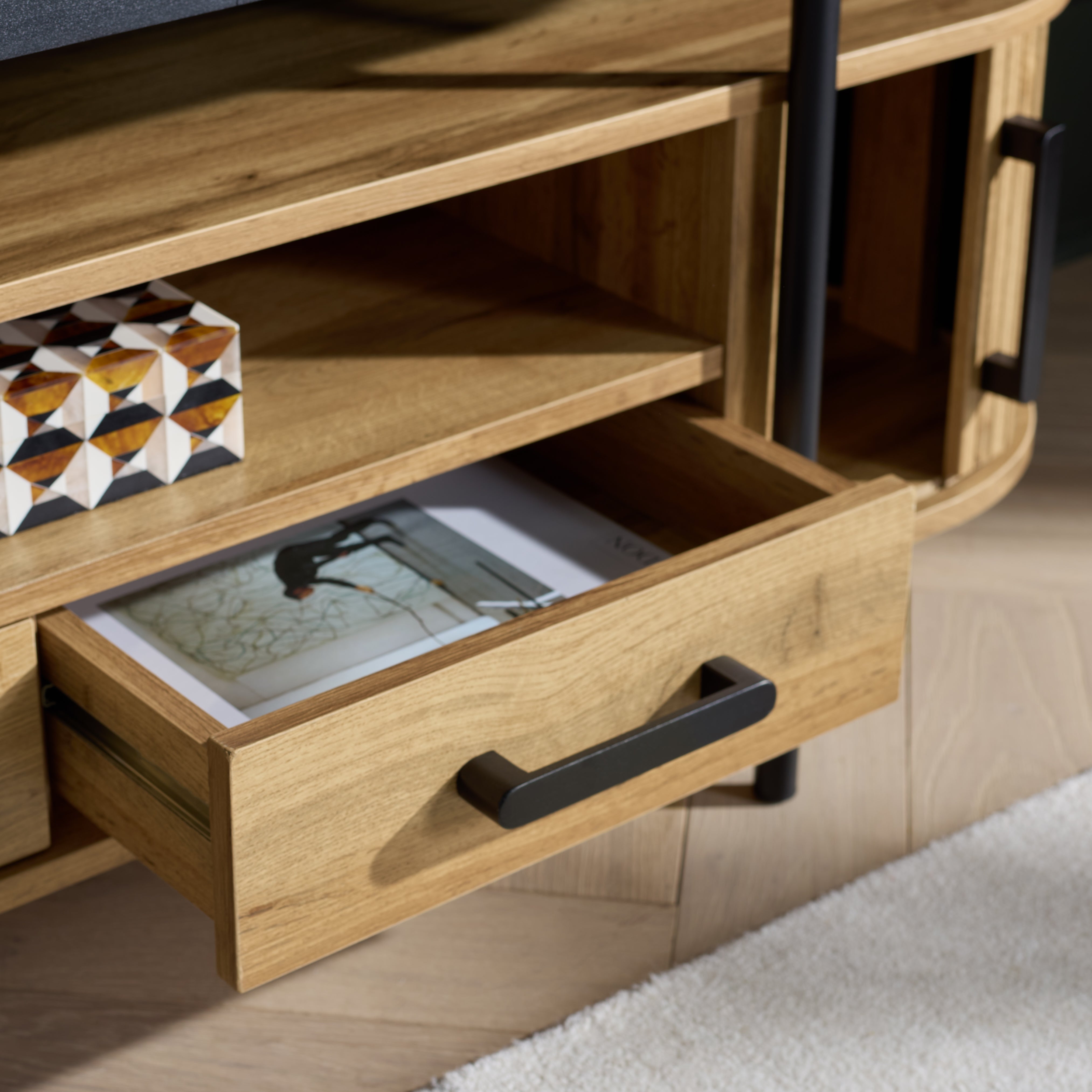 OAK / BLACK