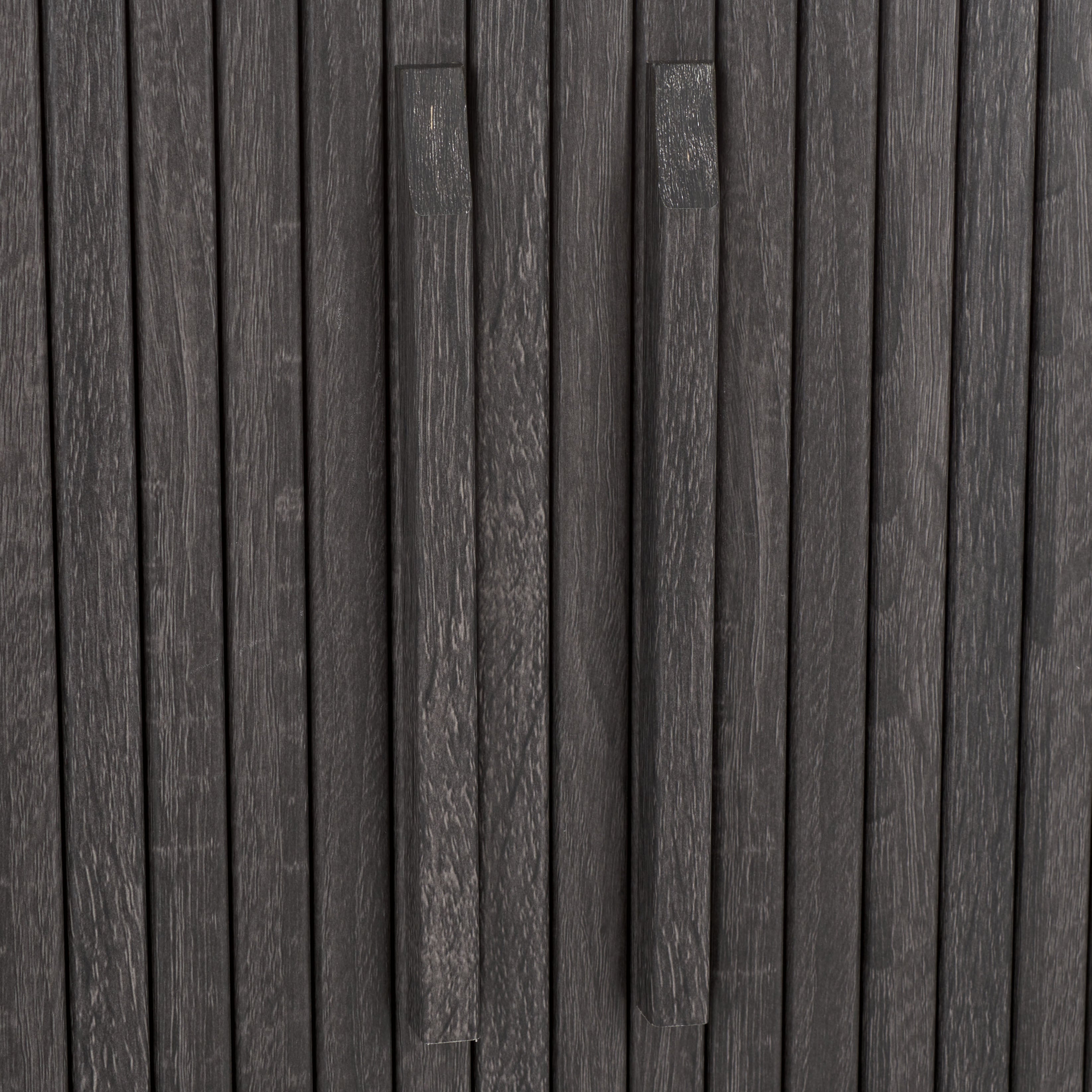 DISTRESSED BLACK