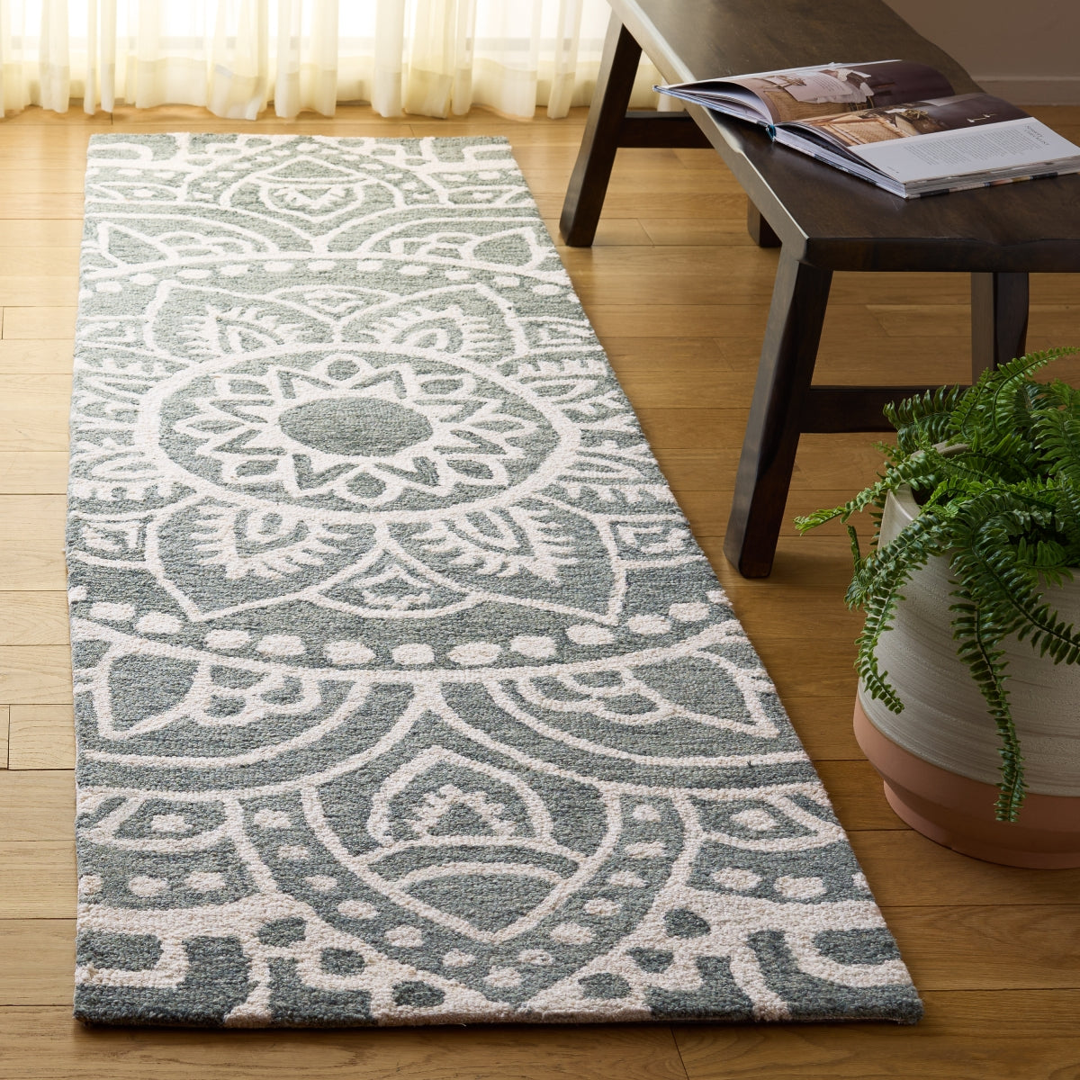 GREEN / IVORY