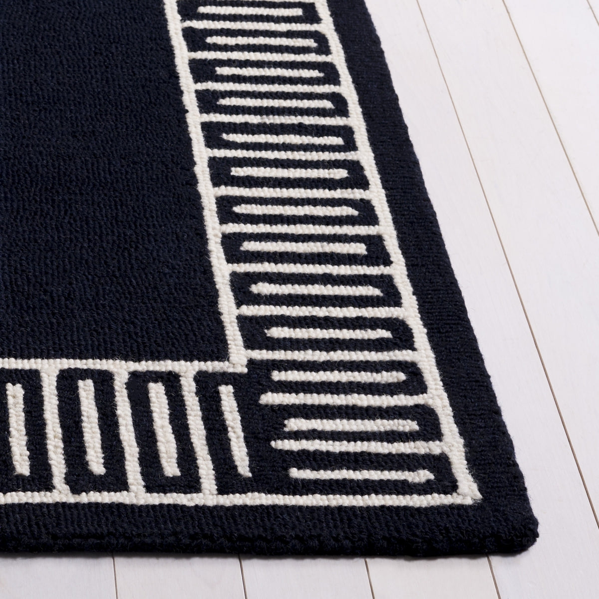 NAVY / IVORY