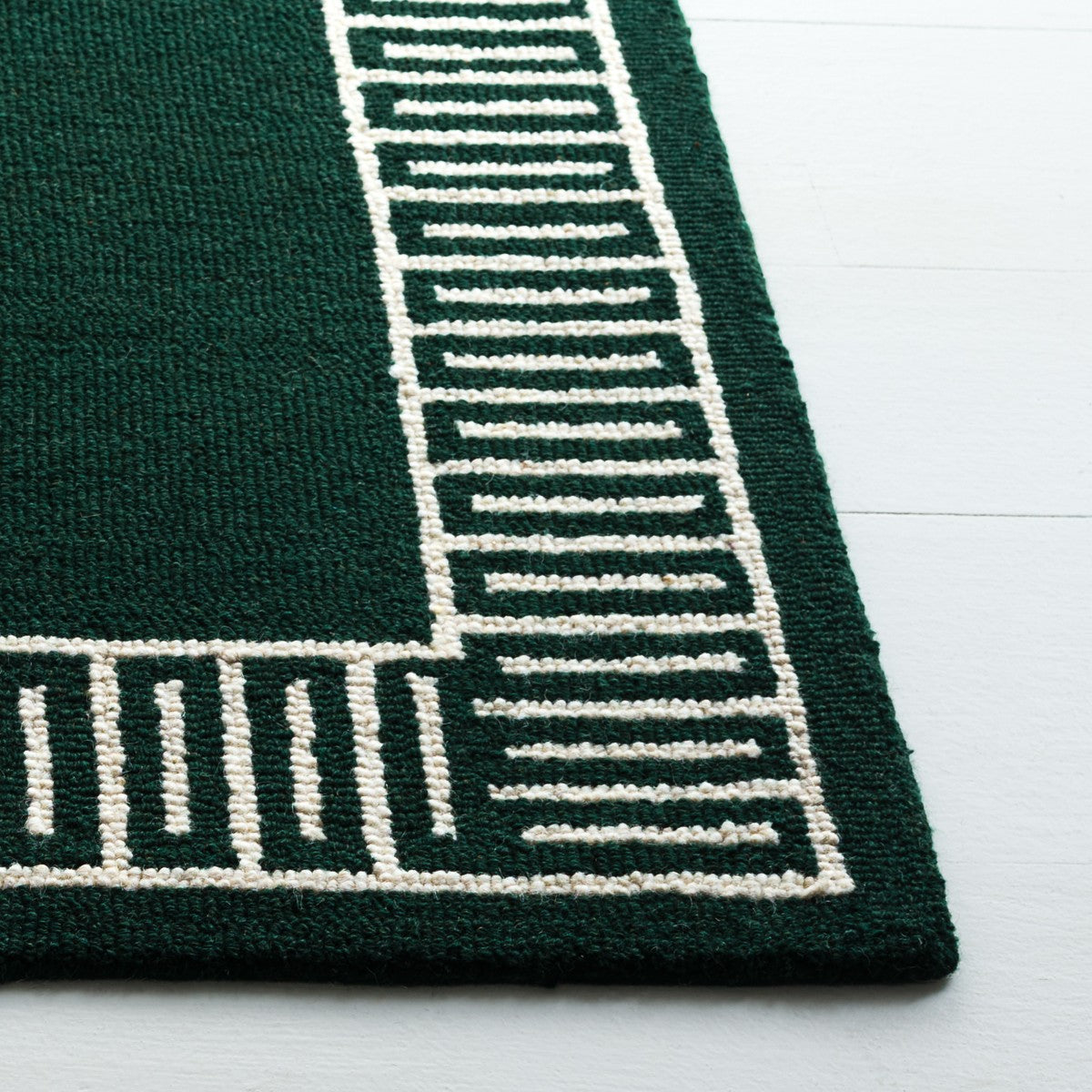 GREEN / IVORY