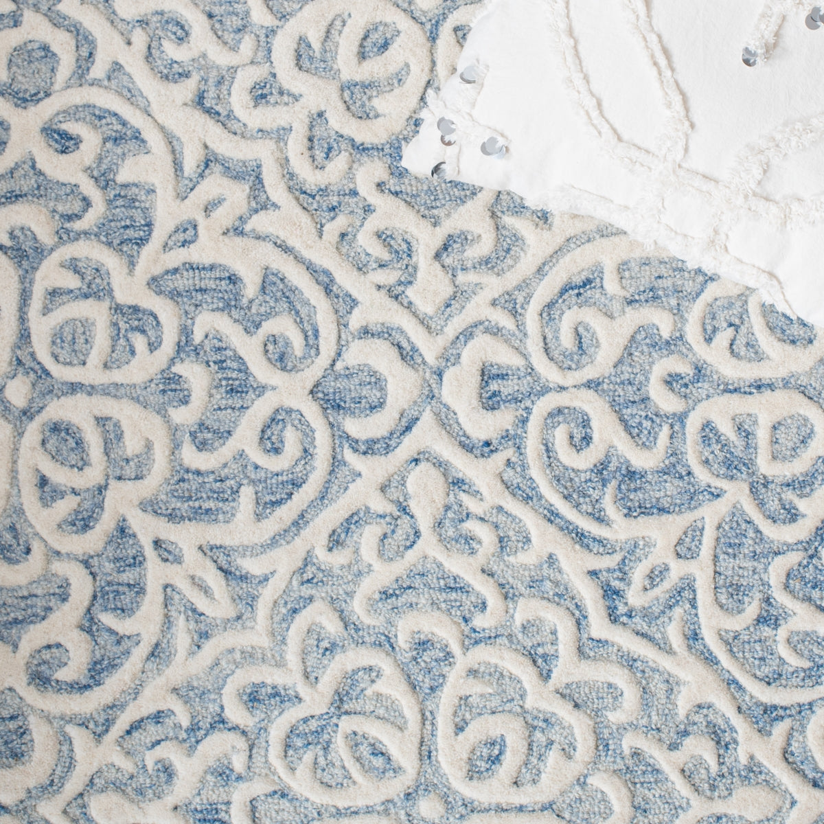 BLUE / IVORY