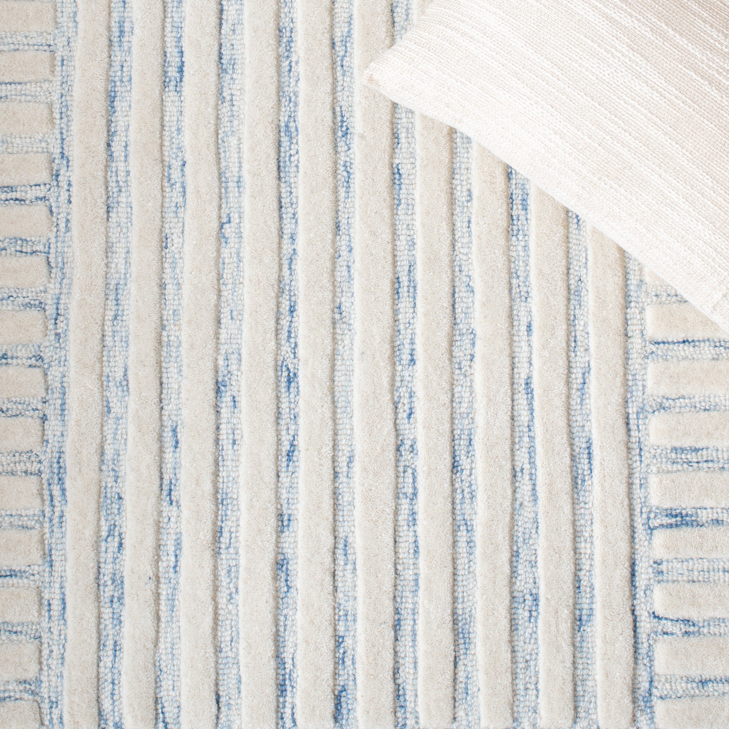 BLUE / IVORY