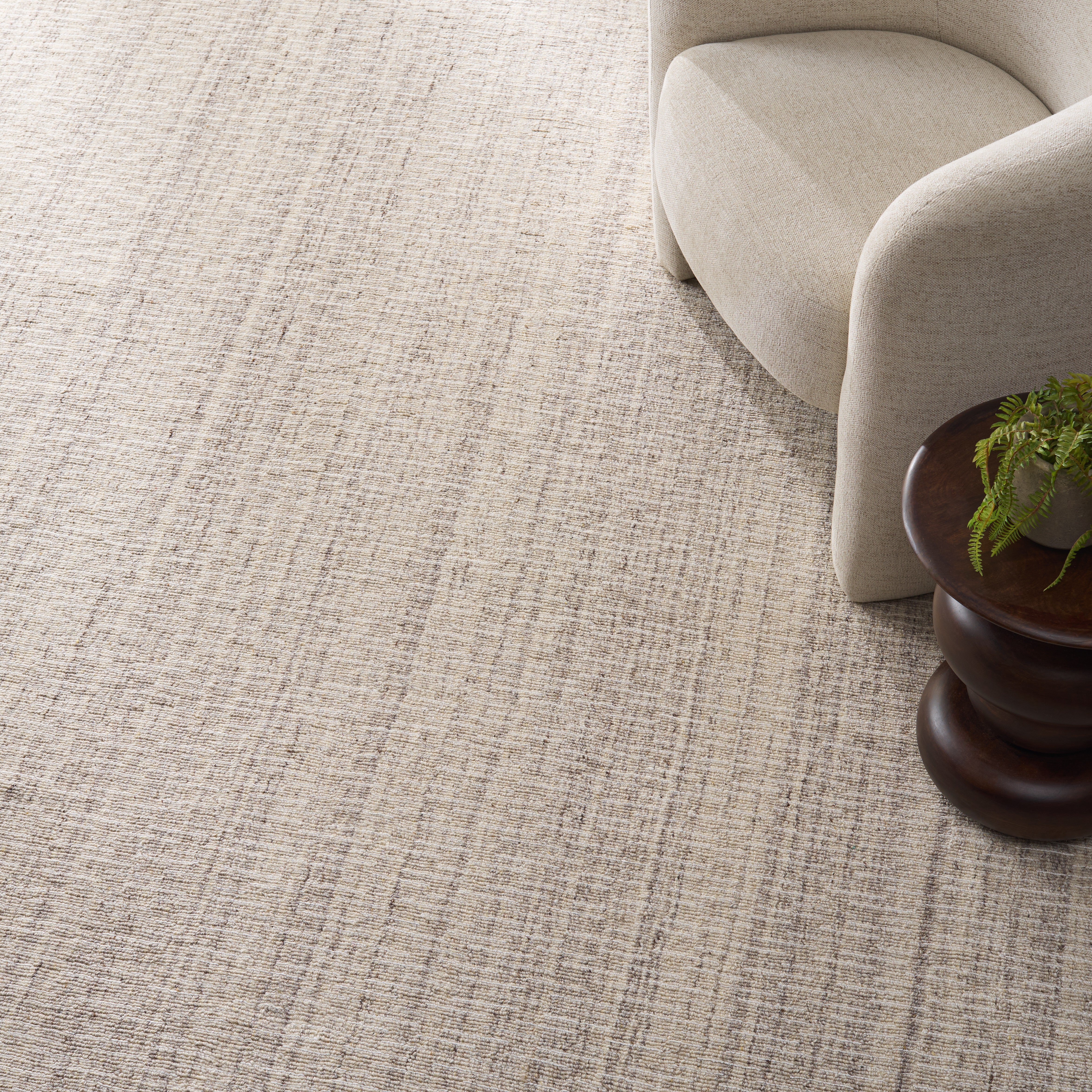 BROWN / IVORY