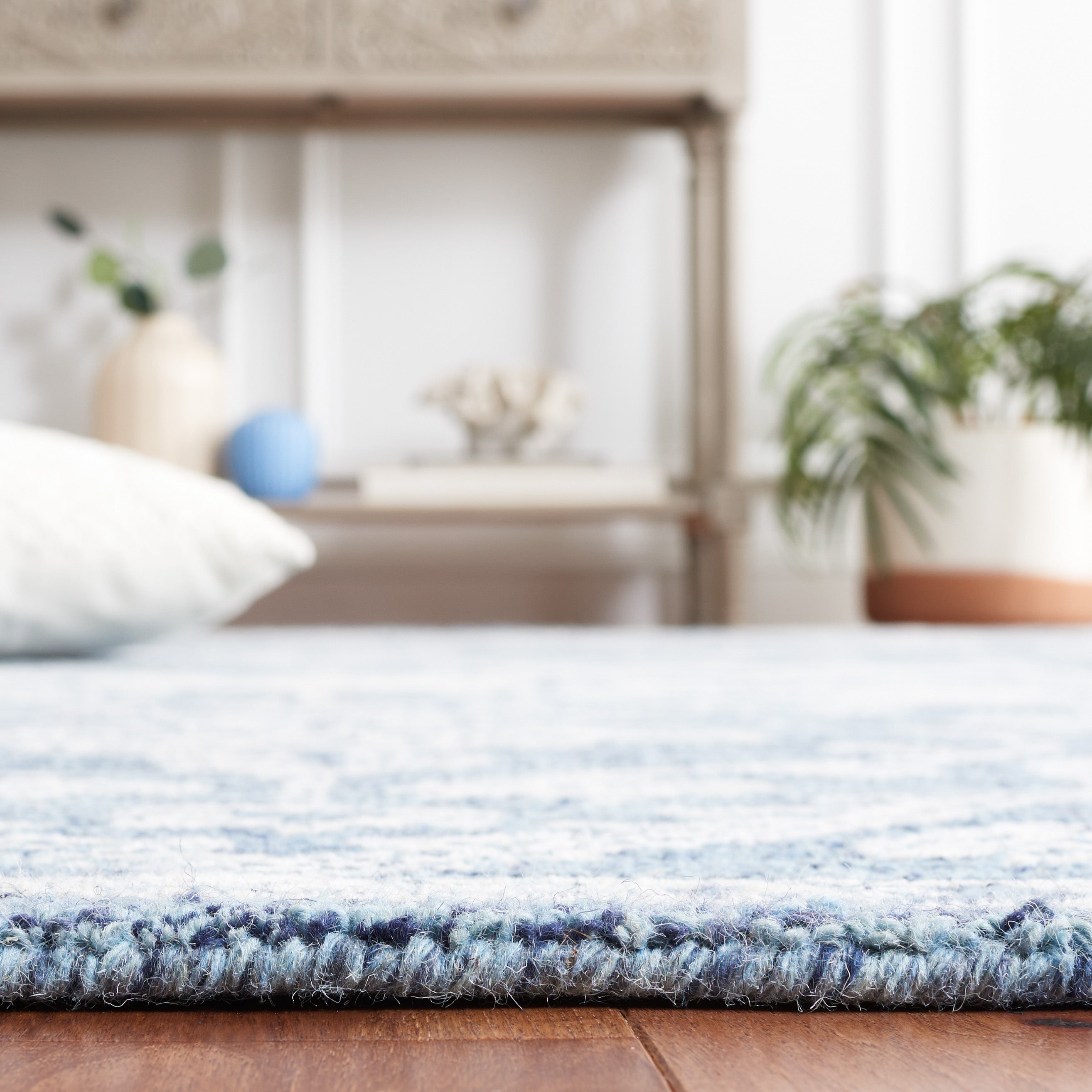 BLUE / IVORY