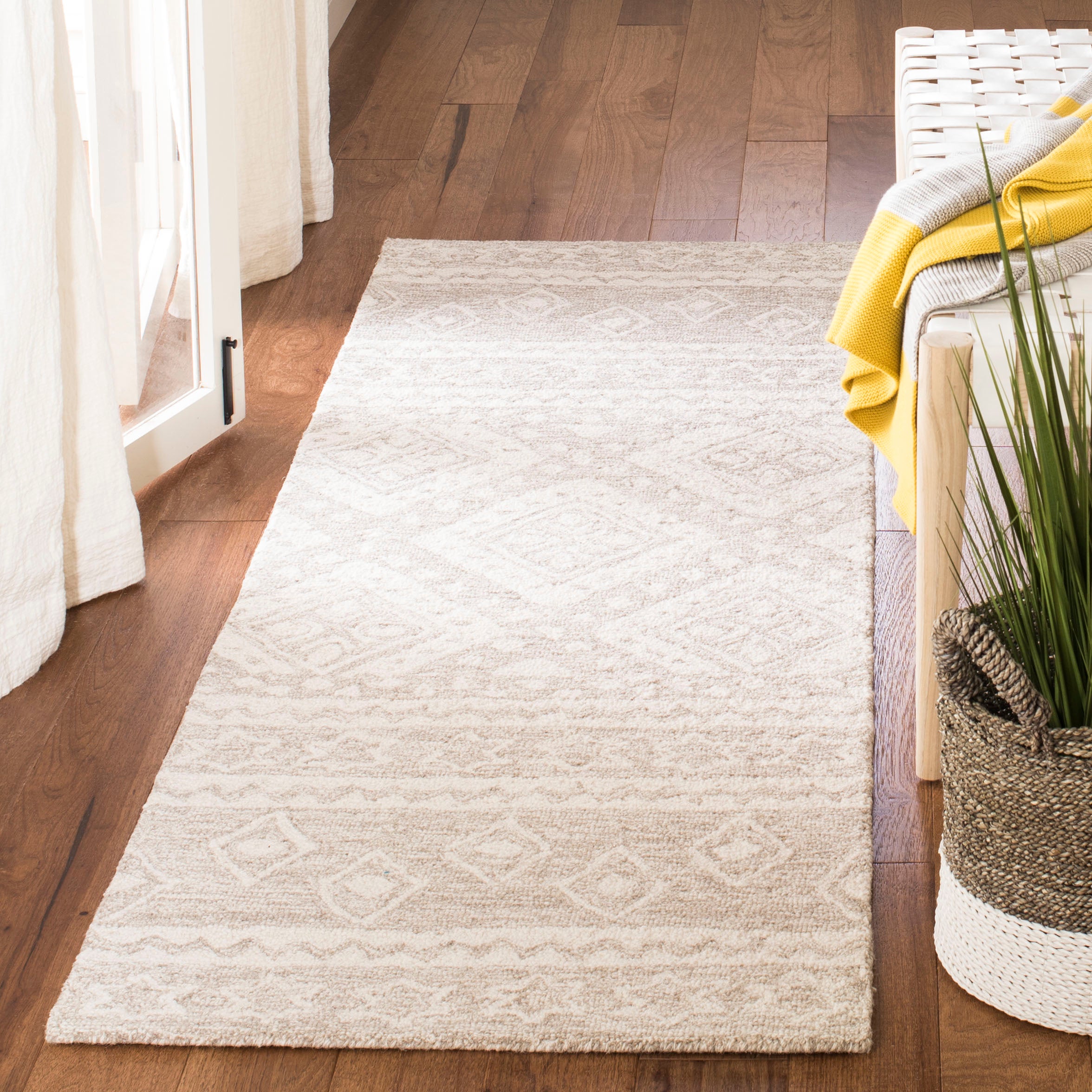BEIGE / IVORY