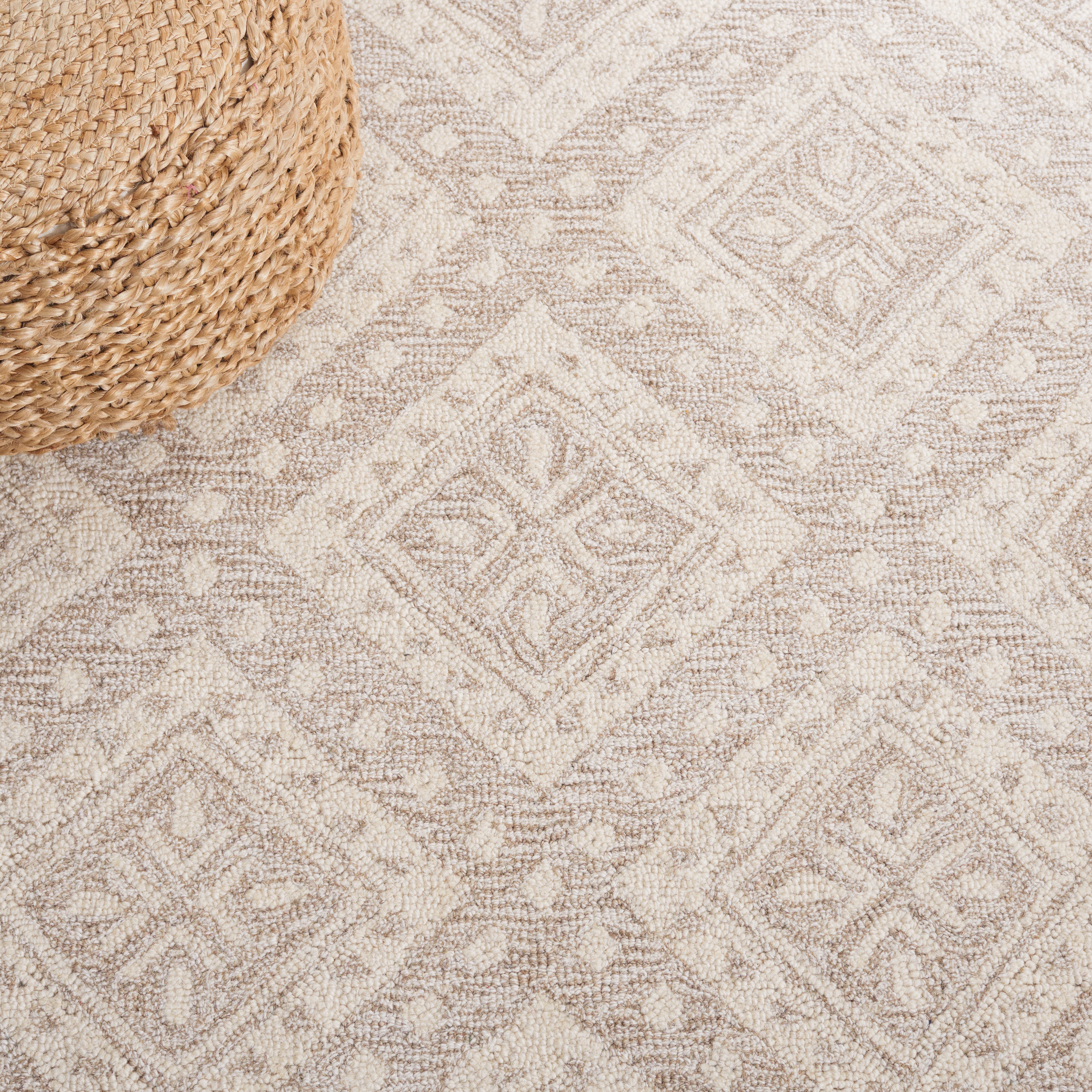 BEIGE / IVORY