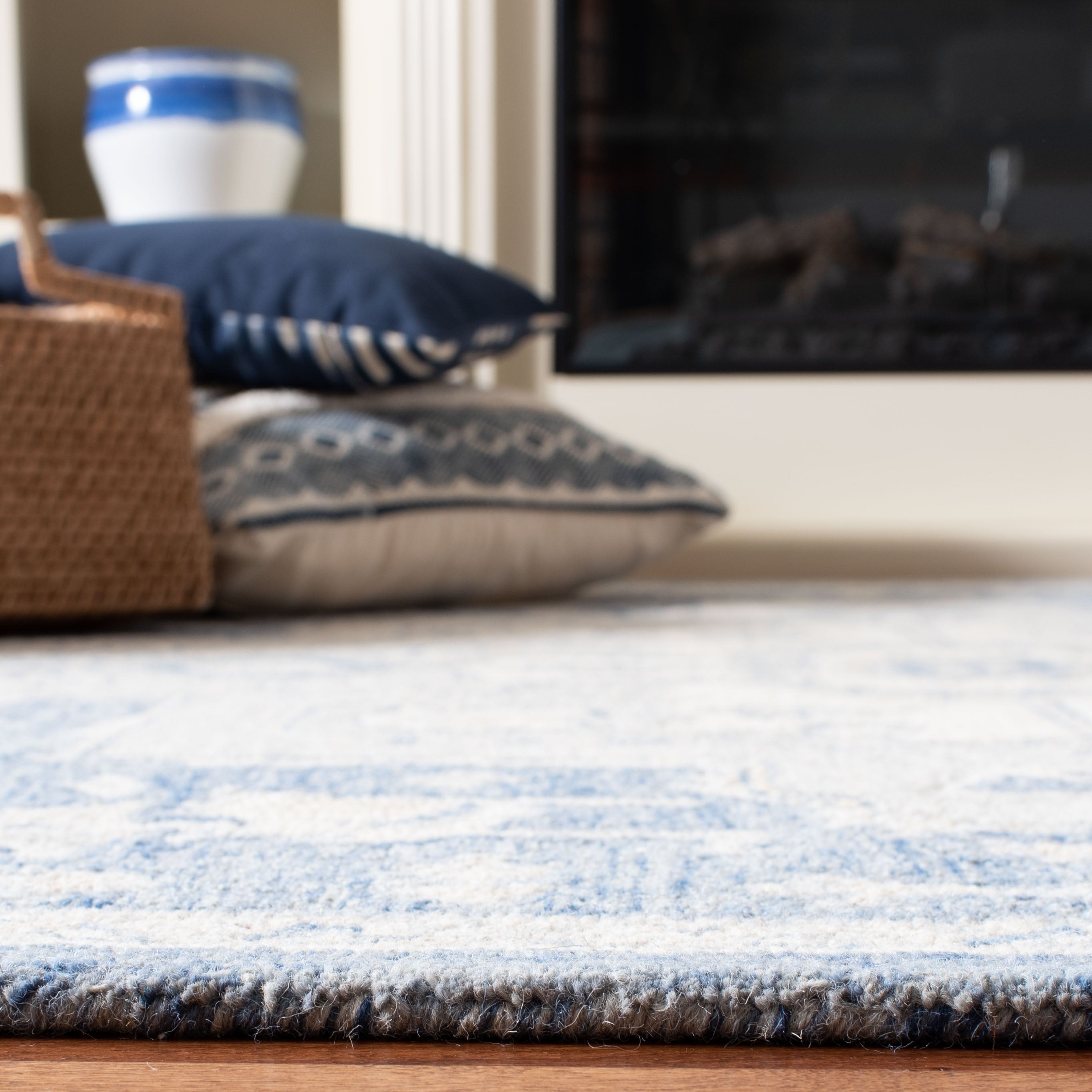 BLUE / IVORY