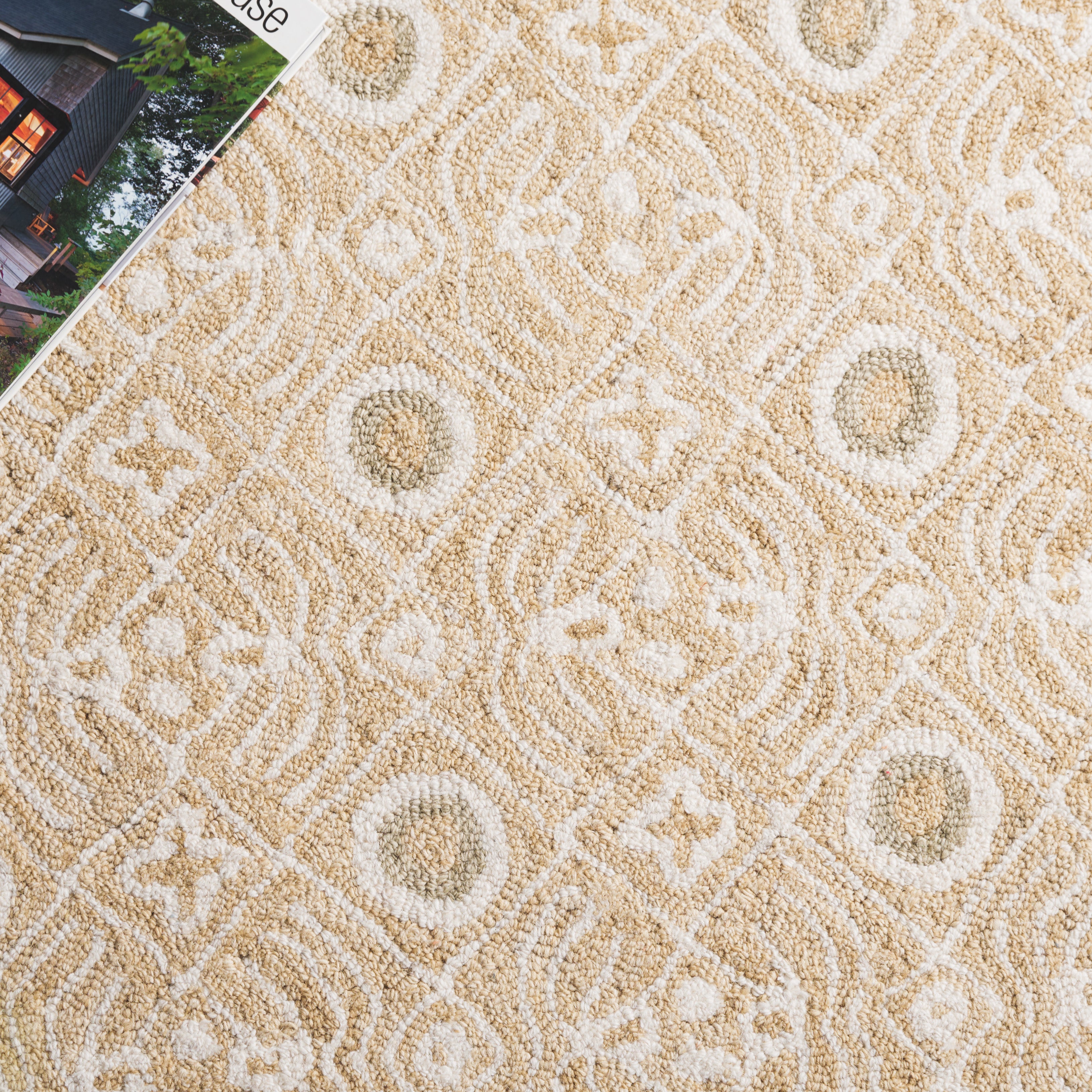 GOLD / IVORY
