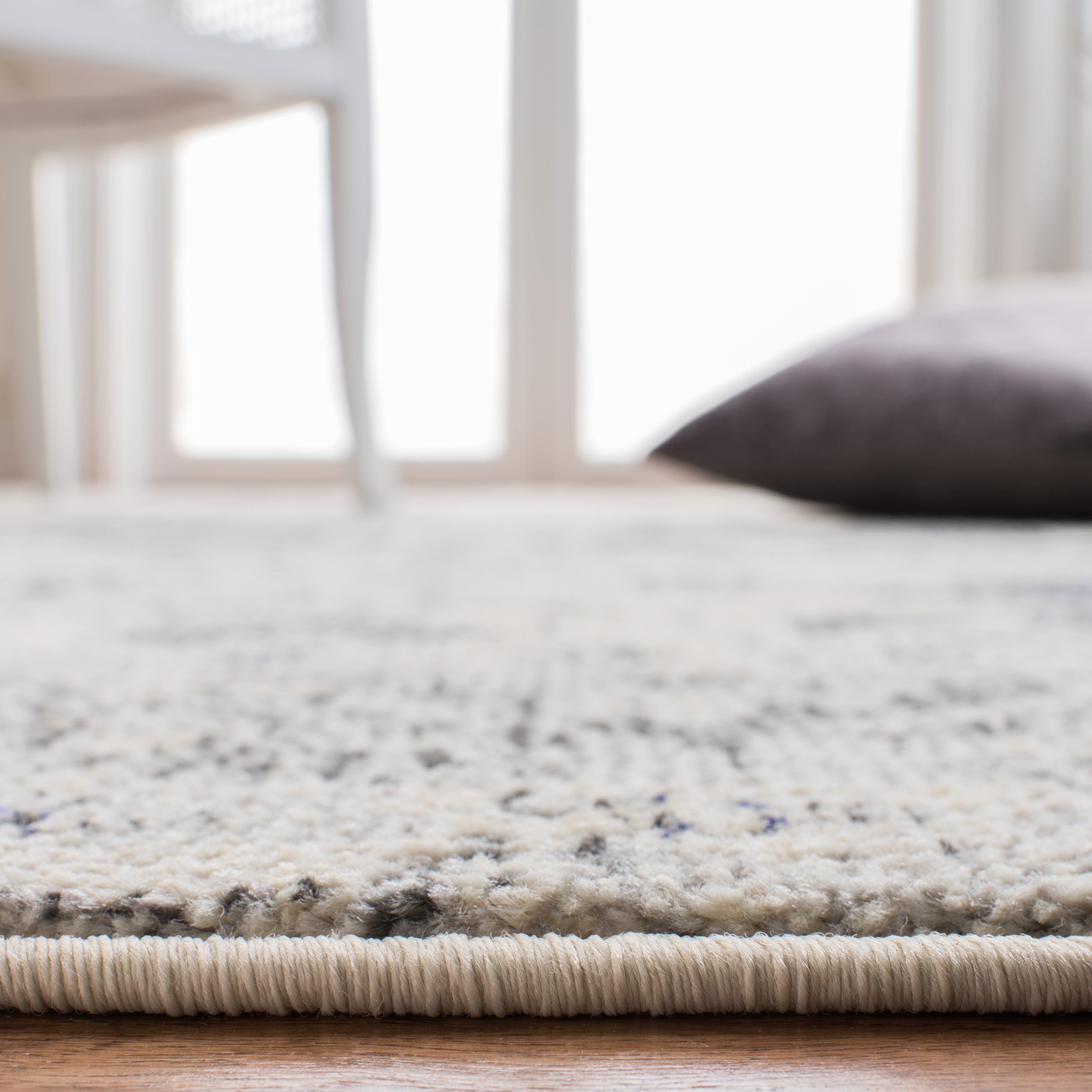 IVORY / GREY
